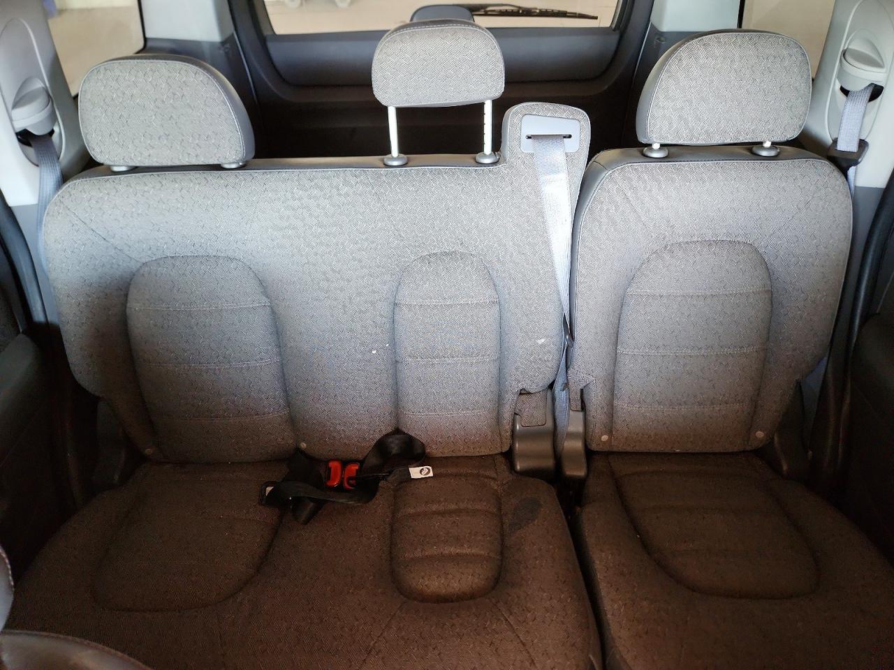2004 Ford Explorer Xls White vin: 1FMZU72K04ZB02141