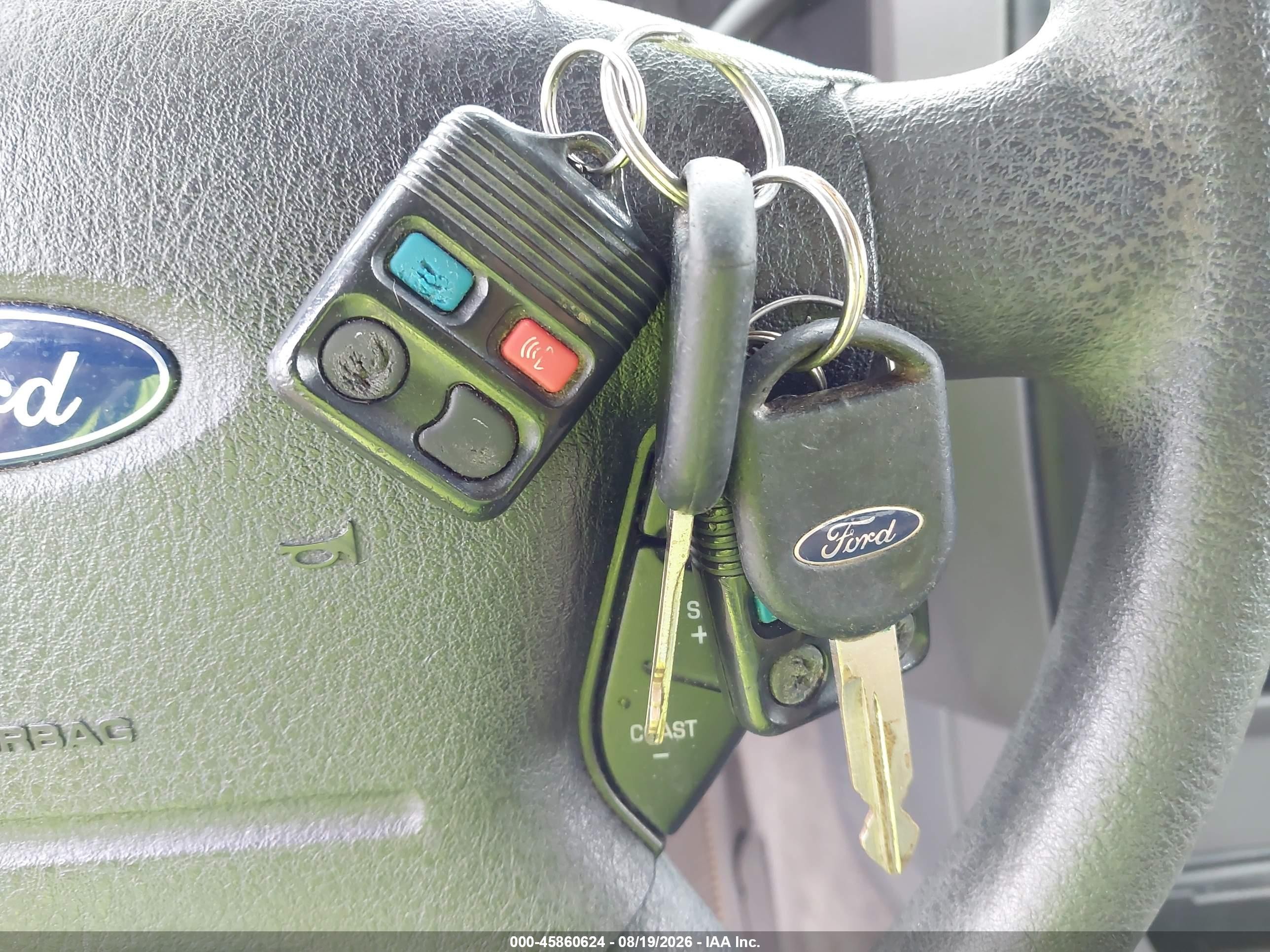 2003 Ford Explorer Xls Черный vin: 1FMZU72K33UC64695