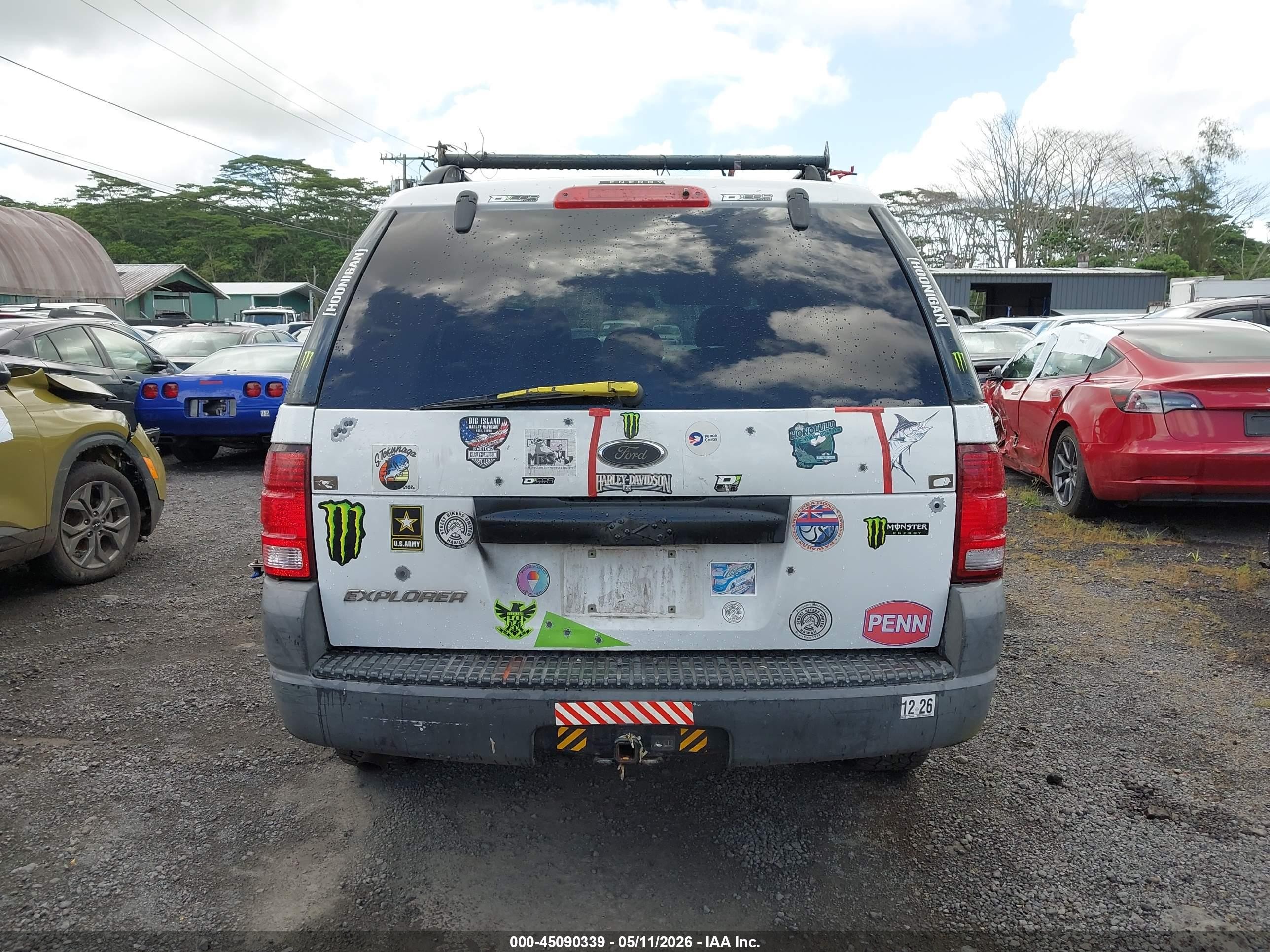 2004 Ford Explorer Xls White vin: 1FMZU72K44ZA19408