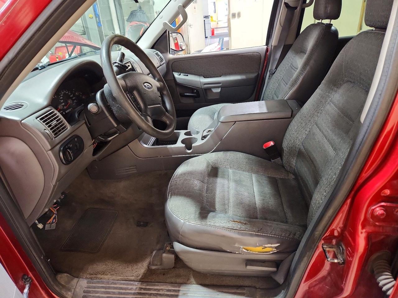 2003 Ford Explorer Xls Maroon vin: 1FMZU72K53UC66917
