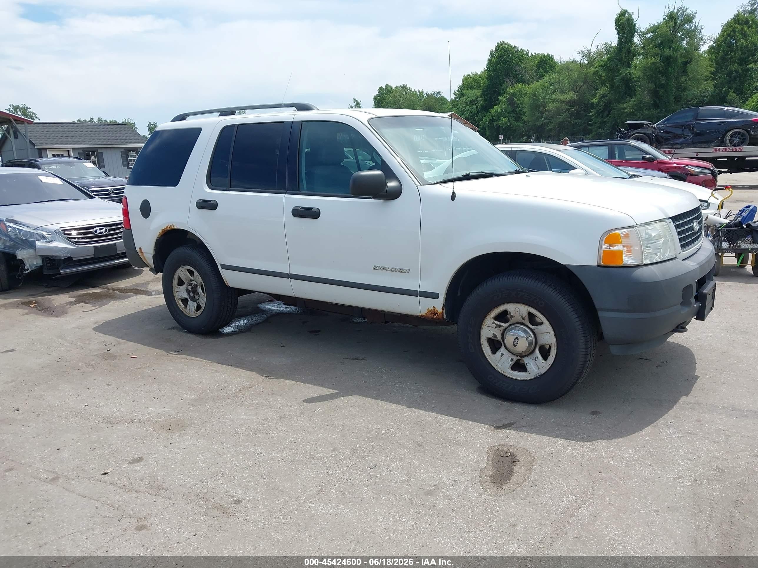 2004 Ford Explorer Xls White vin: 1FMZU72K74ZB32477