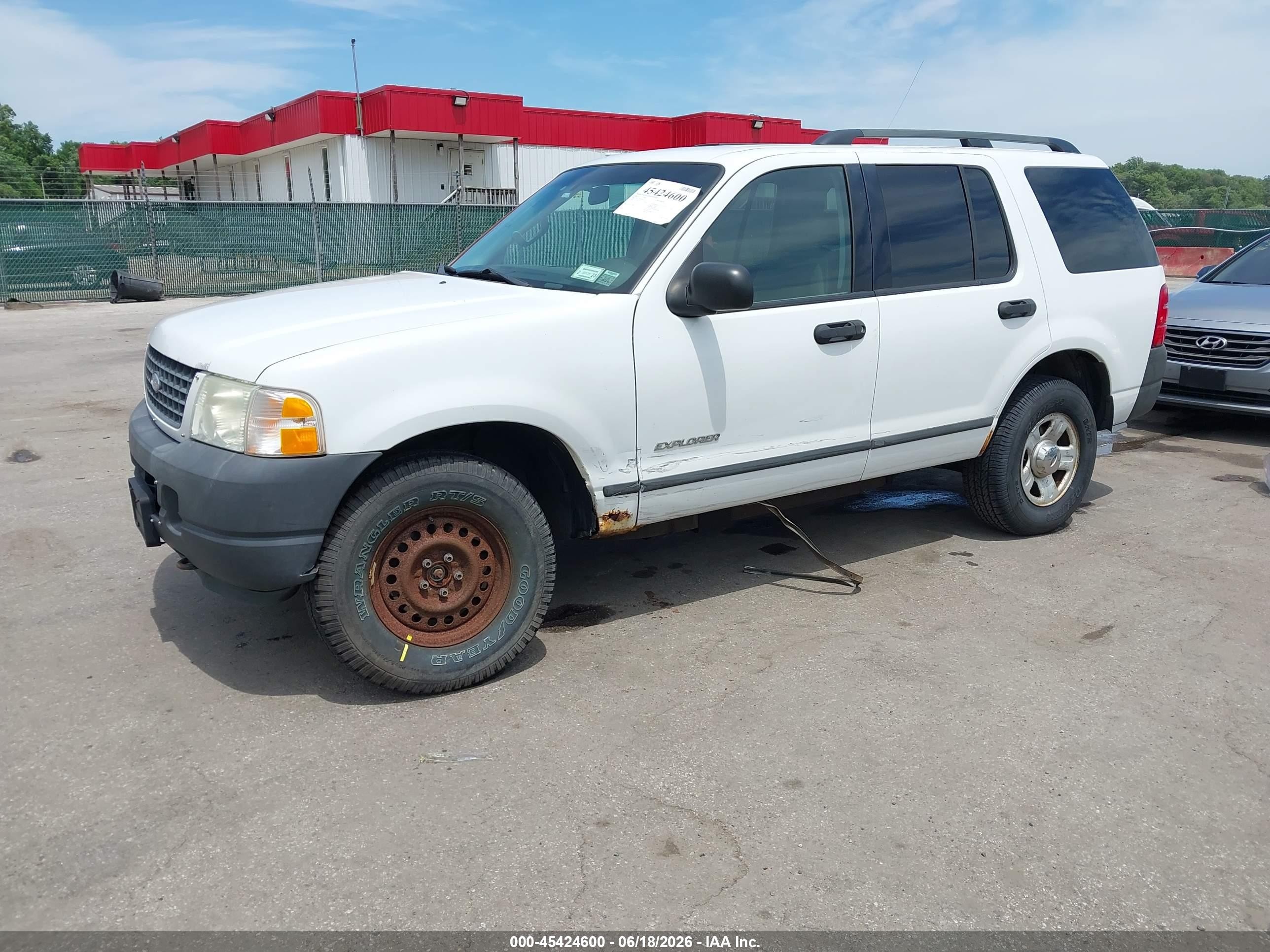 2004 Ford Explorer Xls White vin: 1FMZU72K74ZB32477