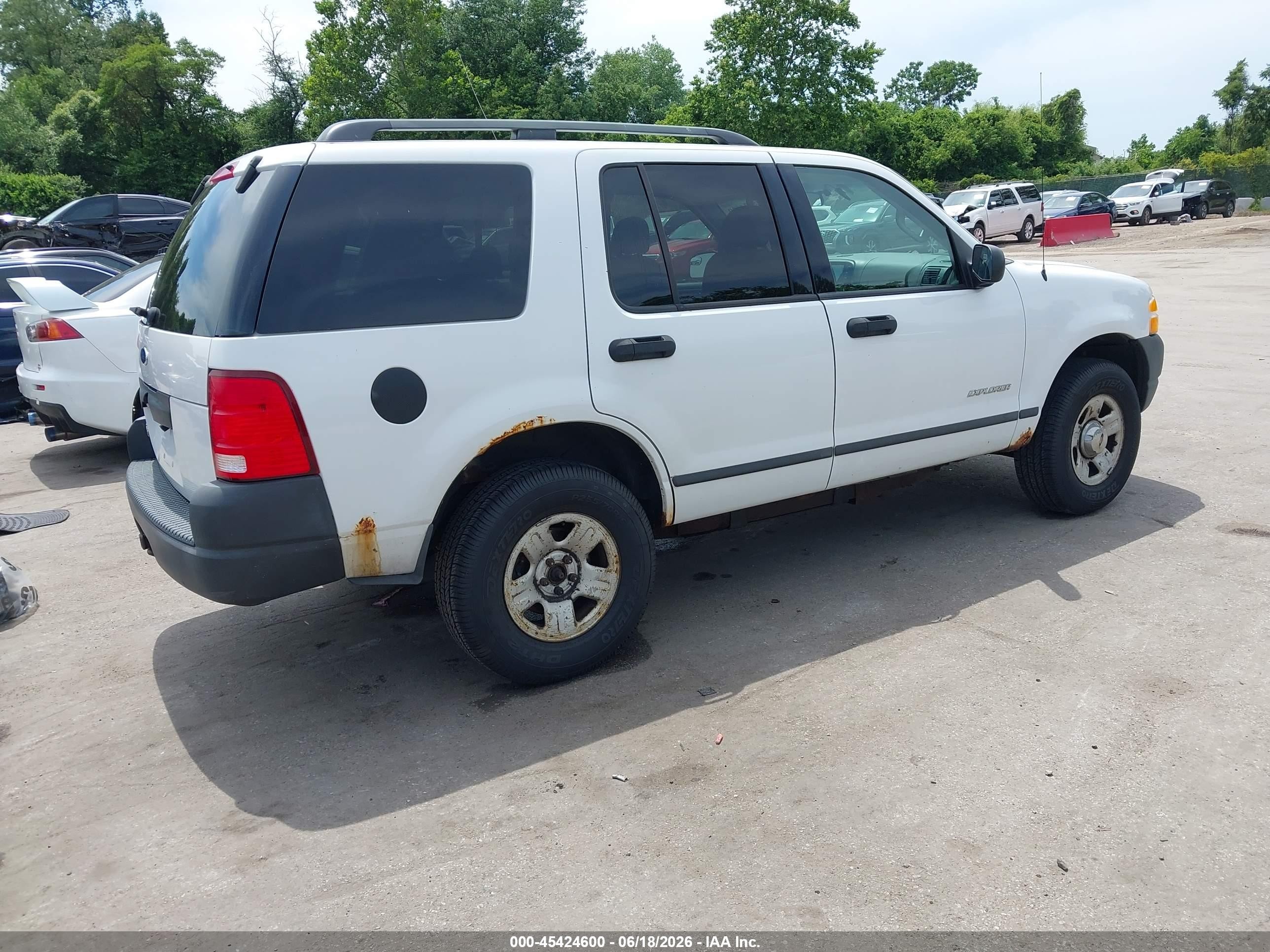 2004 Ford Explorer Xls White vin: 1FMZU72K74ZB32477