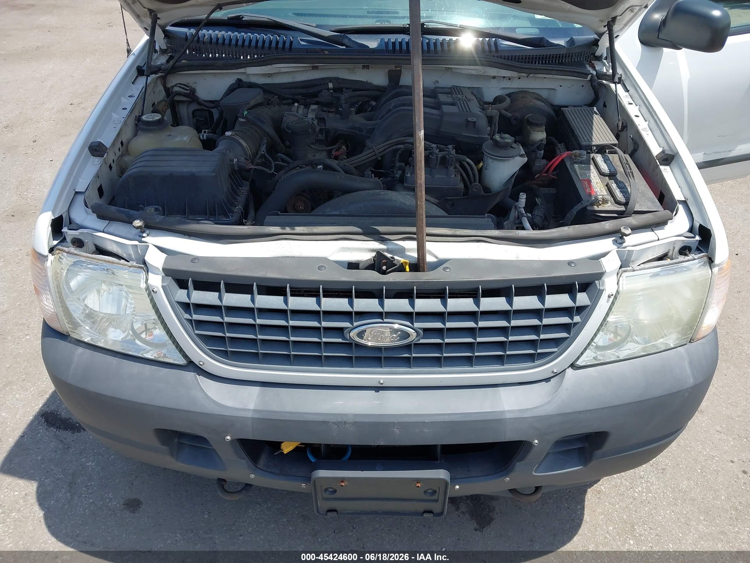 2004 Ford Explorer Xls White vin: 1FMZU72K74ZB32477