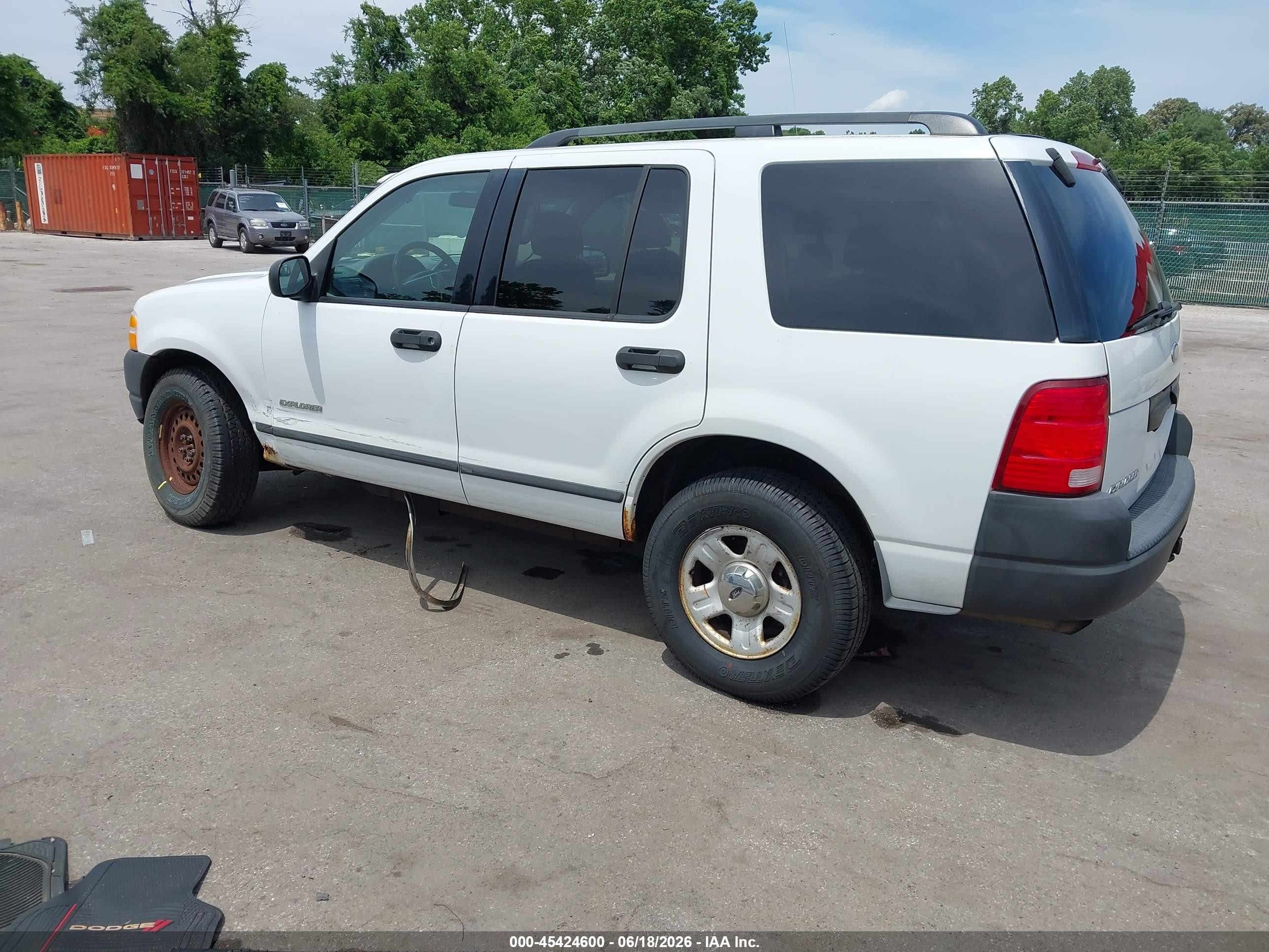 2004 Ford Explorer Xls White vin: 1FMZU72K74ZB32477