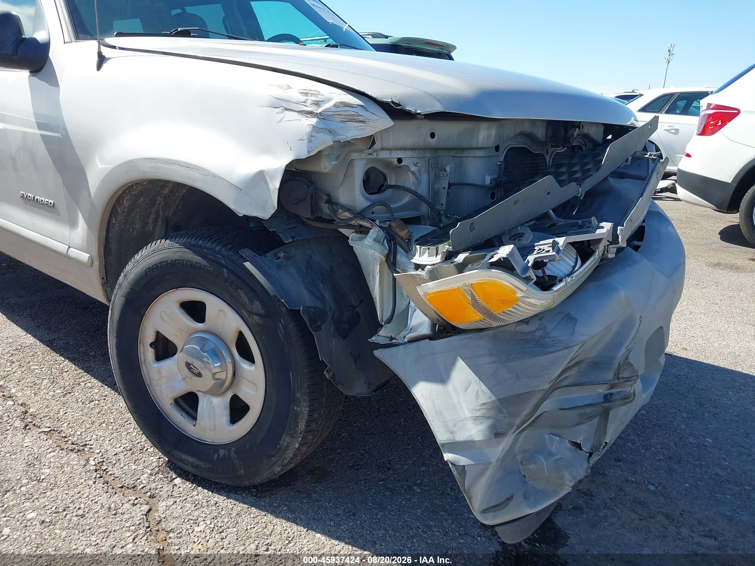 2002 Ford Explorer Xls Silver vin: 1FMZU72K82UD62202