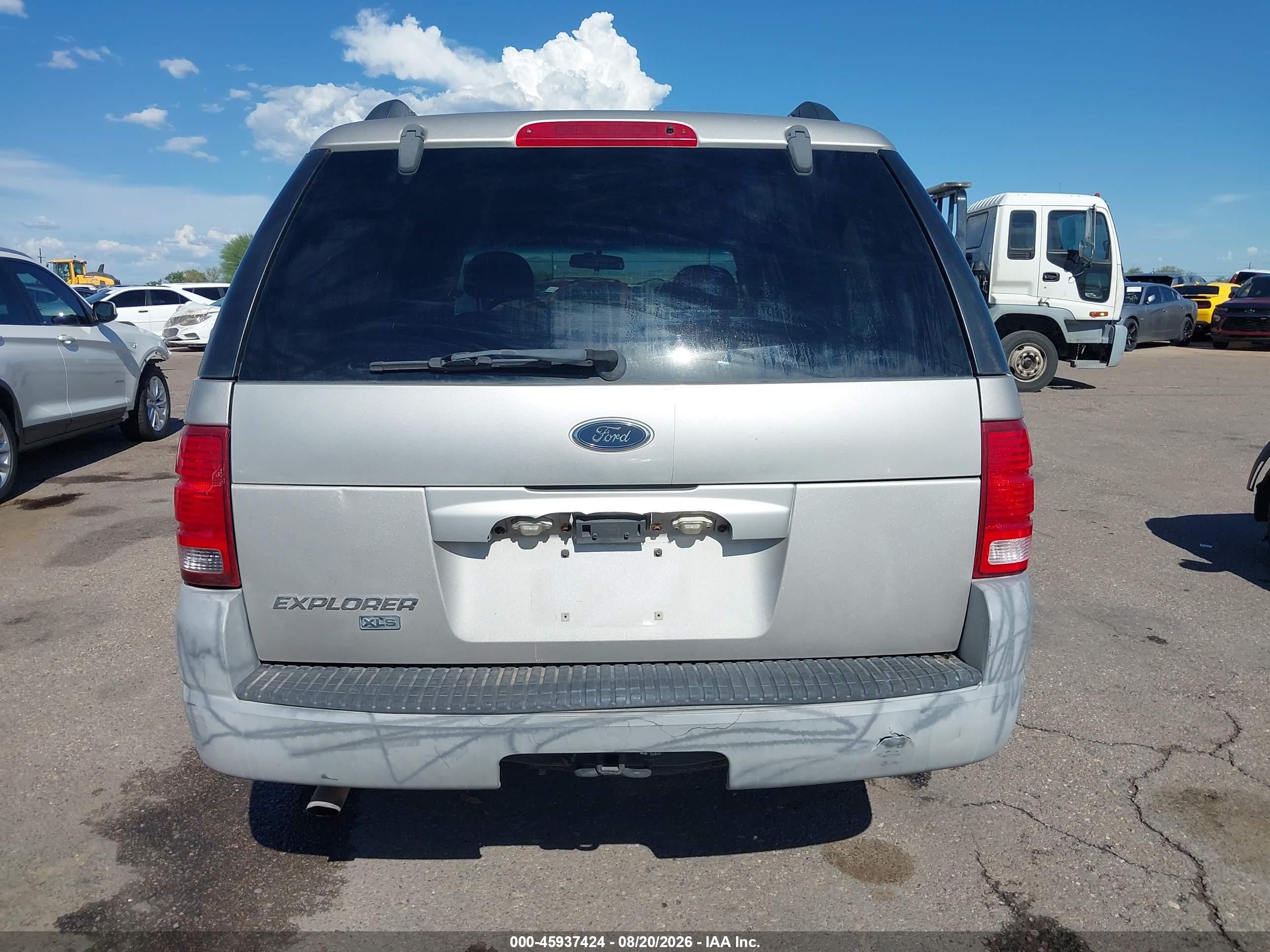 2002 Ford Explorer Xls Silver vin: 1FMZU72K82UD62202