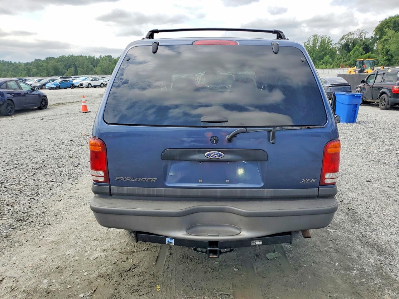 2000 Ford Explorer Xls Синий vin: 1FMZU72X2YZB70927