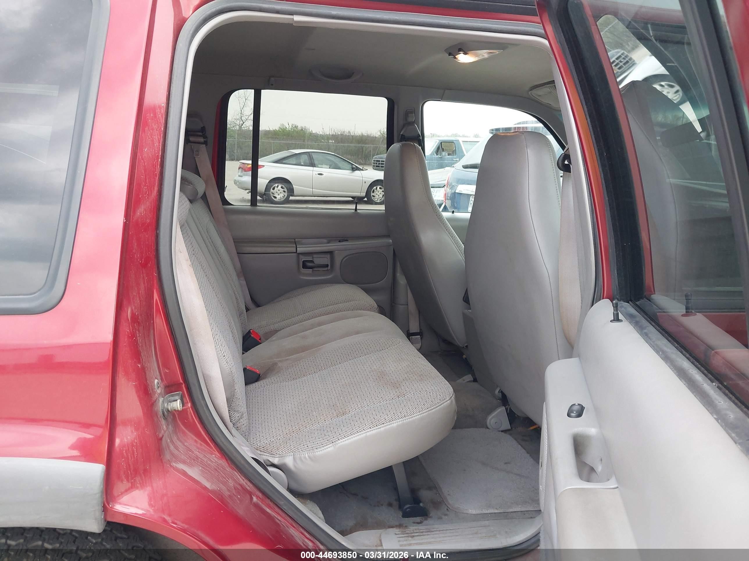 2000 Ford Explorer Xls Red vin: 1FMZU72X5YZA73740