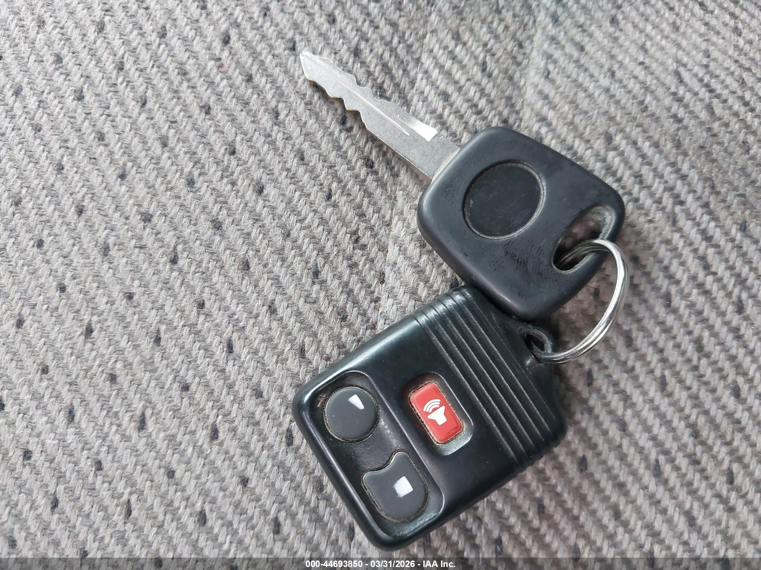 2000 Ford Explorer Xls Red vin: 1FMZU72X5YZA73740