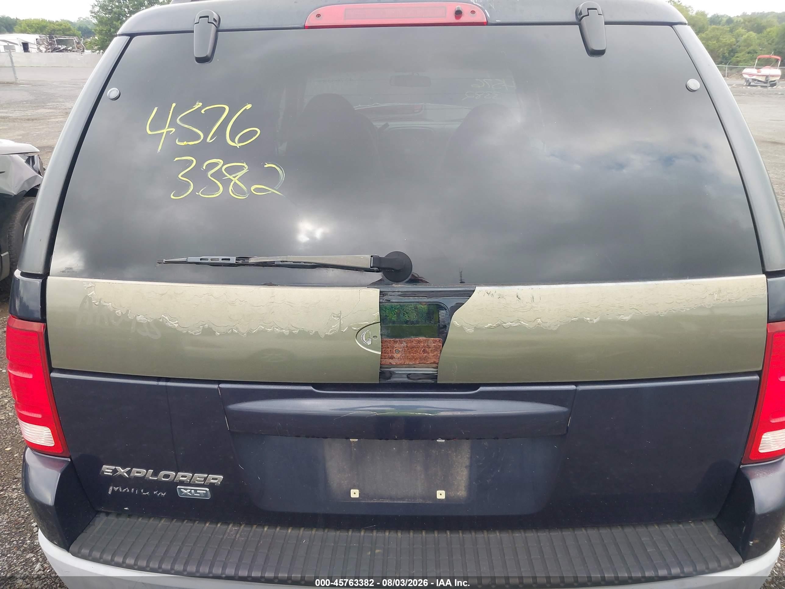 2002 Ford Explorer Xlt Blue vin: 1FMZU73E02UB68496