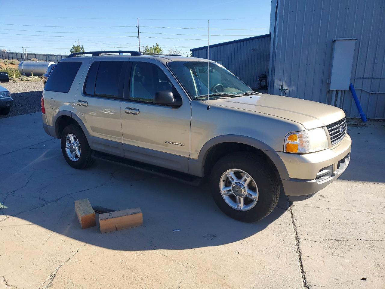 2002 Ford Explorer Xlt Beige vin: 1FMZU73E02ZB42547