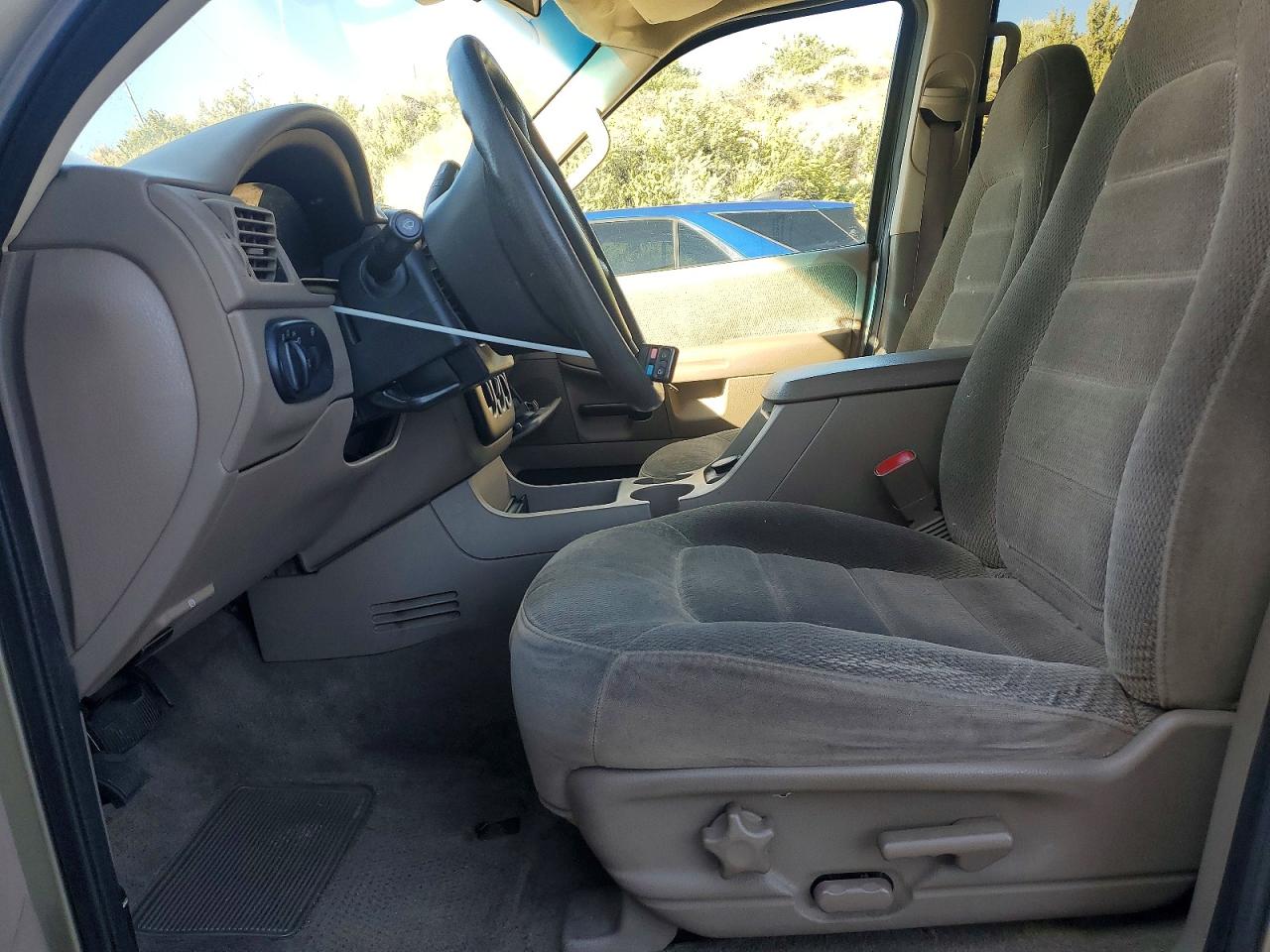 2002 Ford Explorer Xlt Beige vin: 1FMZU73E02ZB42547