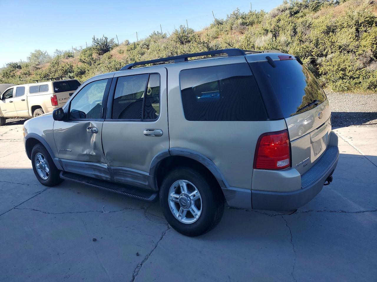 2002 Ford Explorer Xlt Beige vin: 1FMZU73E02ZB42547