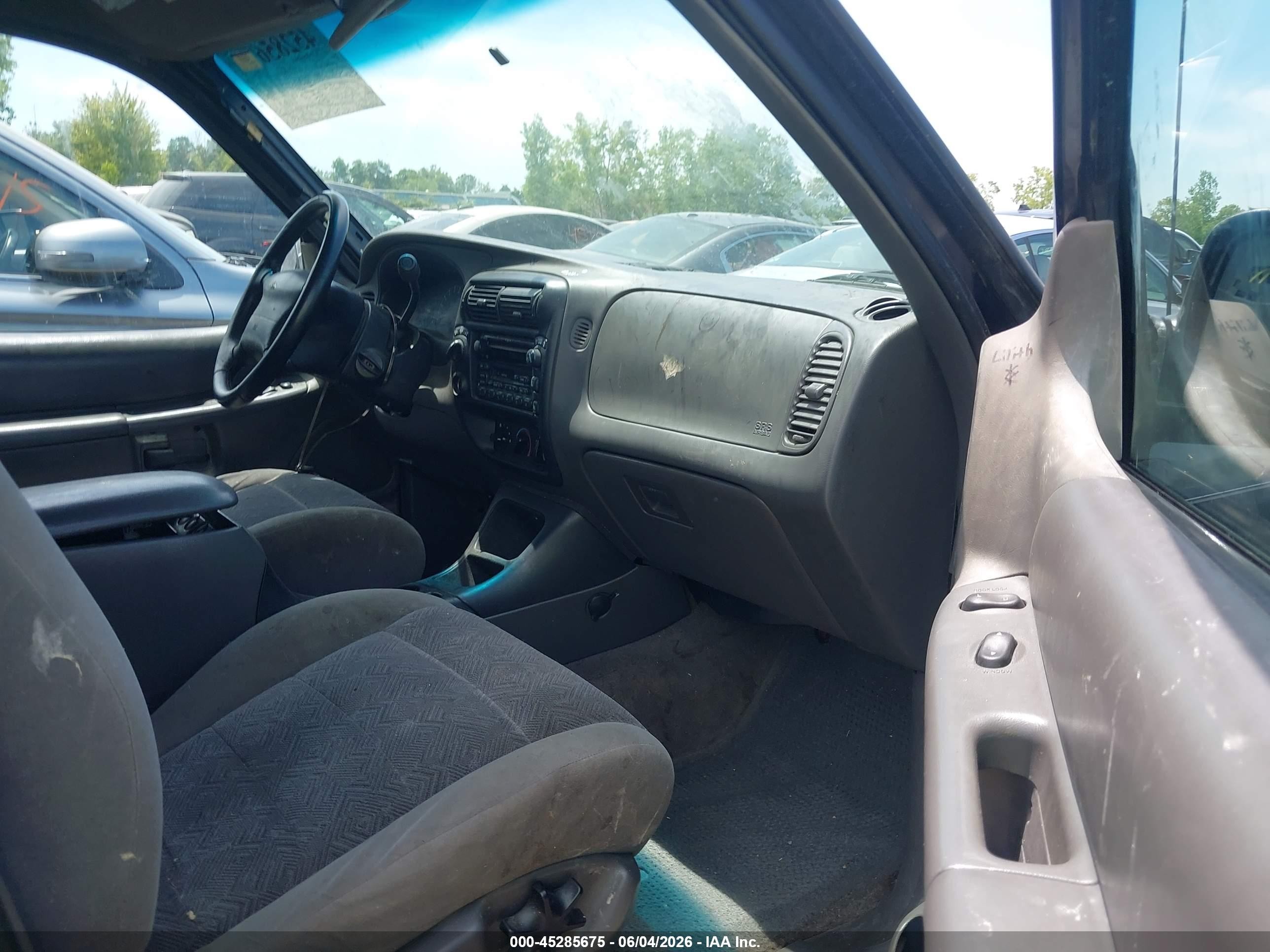 2001 Ford Explorer Xlt Dark Blue vin: 1FMZU73E11ZA65606