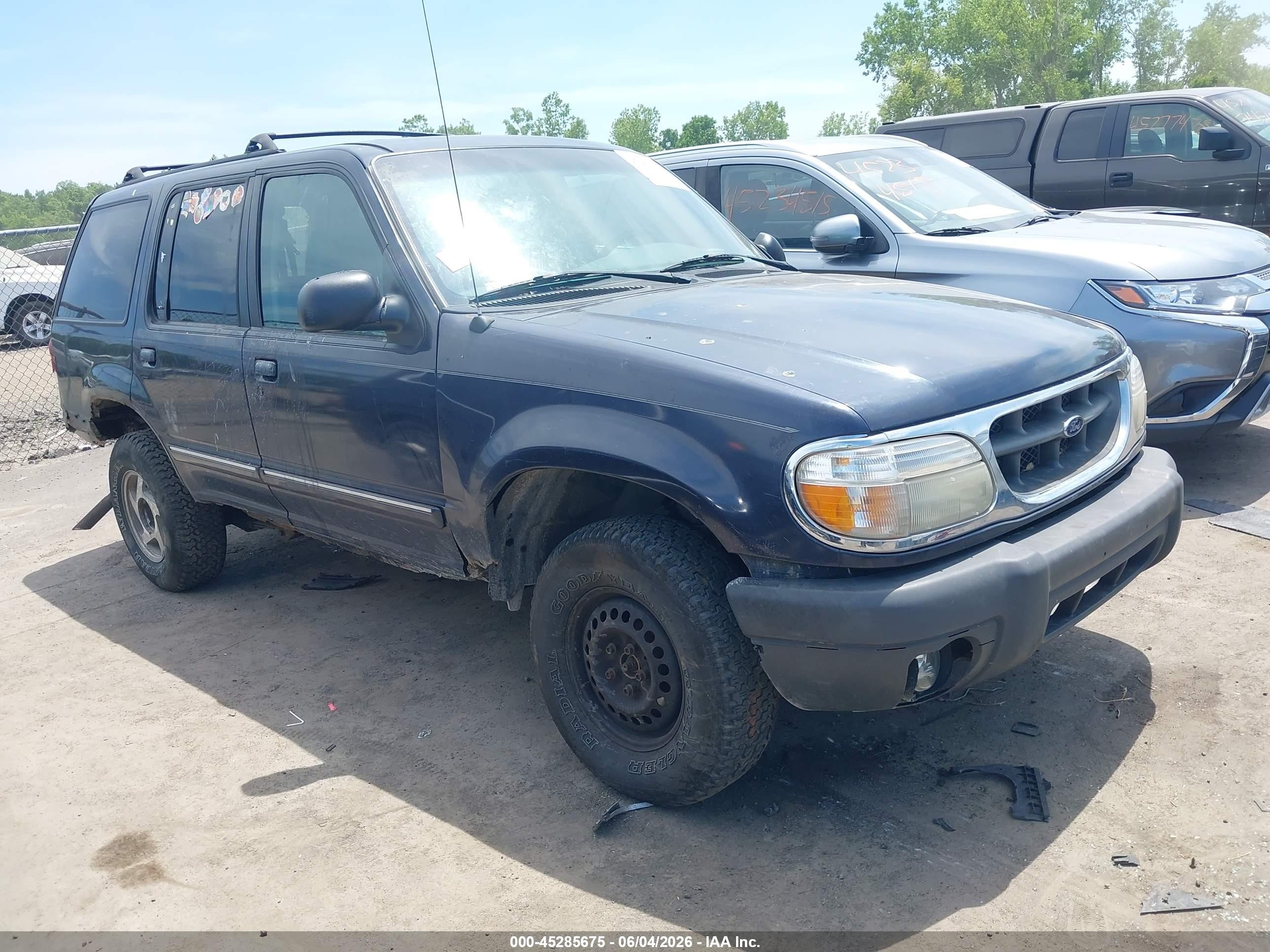 2001 Ford Explorer Xlt Dark Blue vin: 1FMZU73E11ZA65606