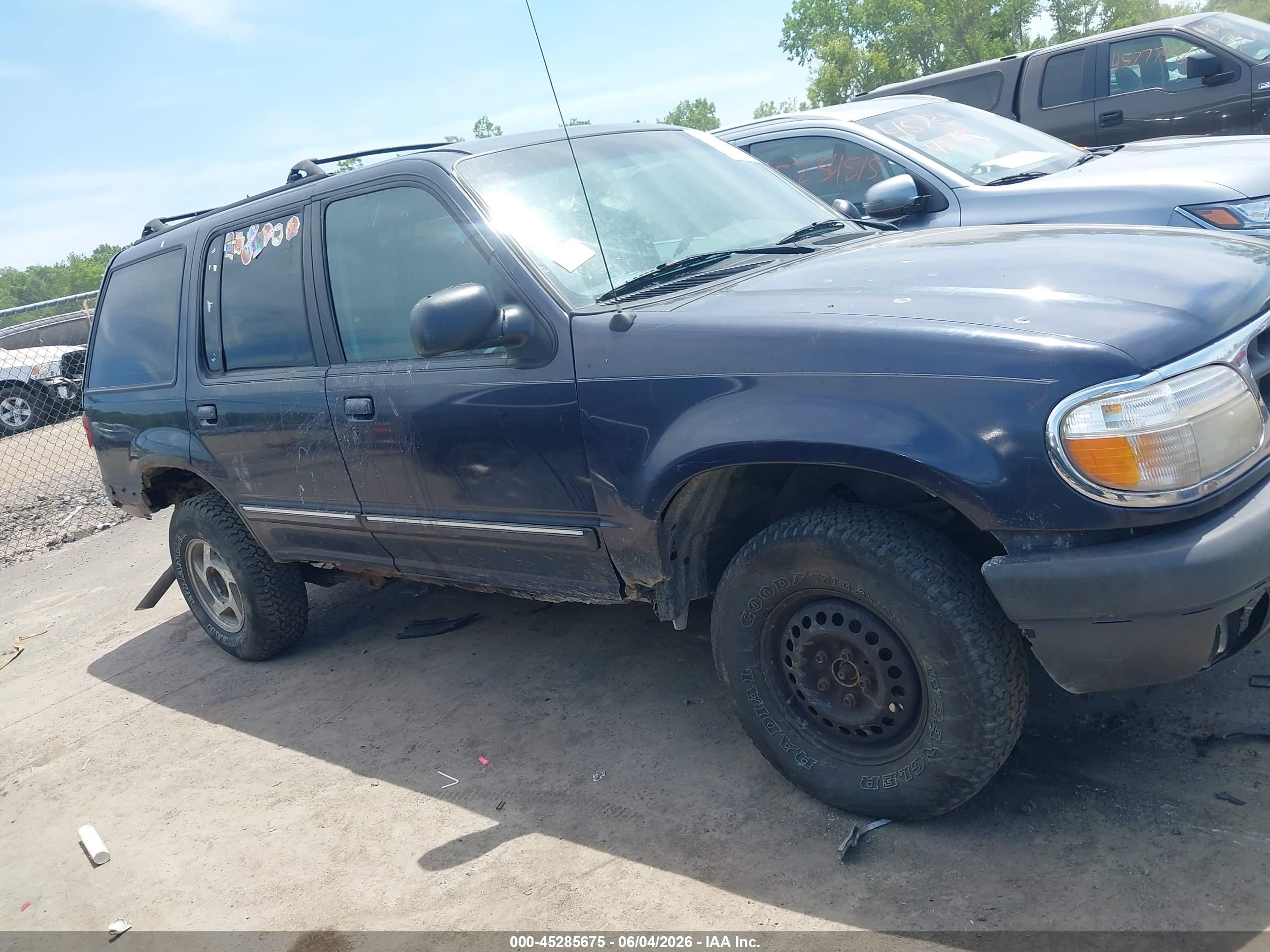 2001 Ford Explorer Xlt Dark Blue vin: 1FMZU73E11ZA65606