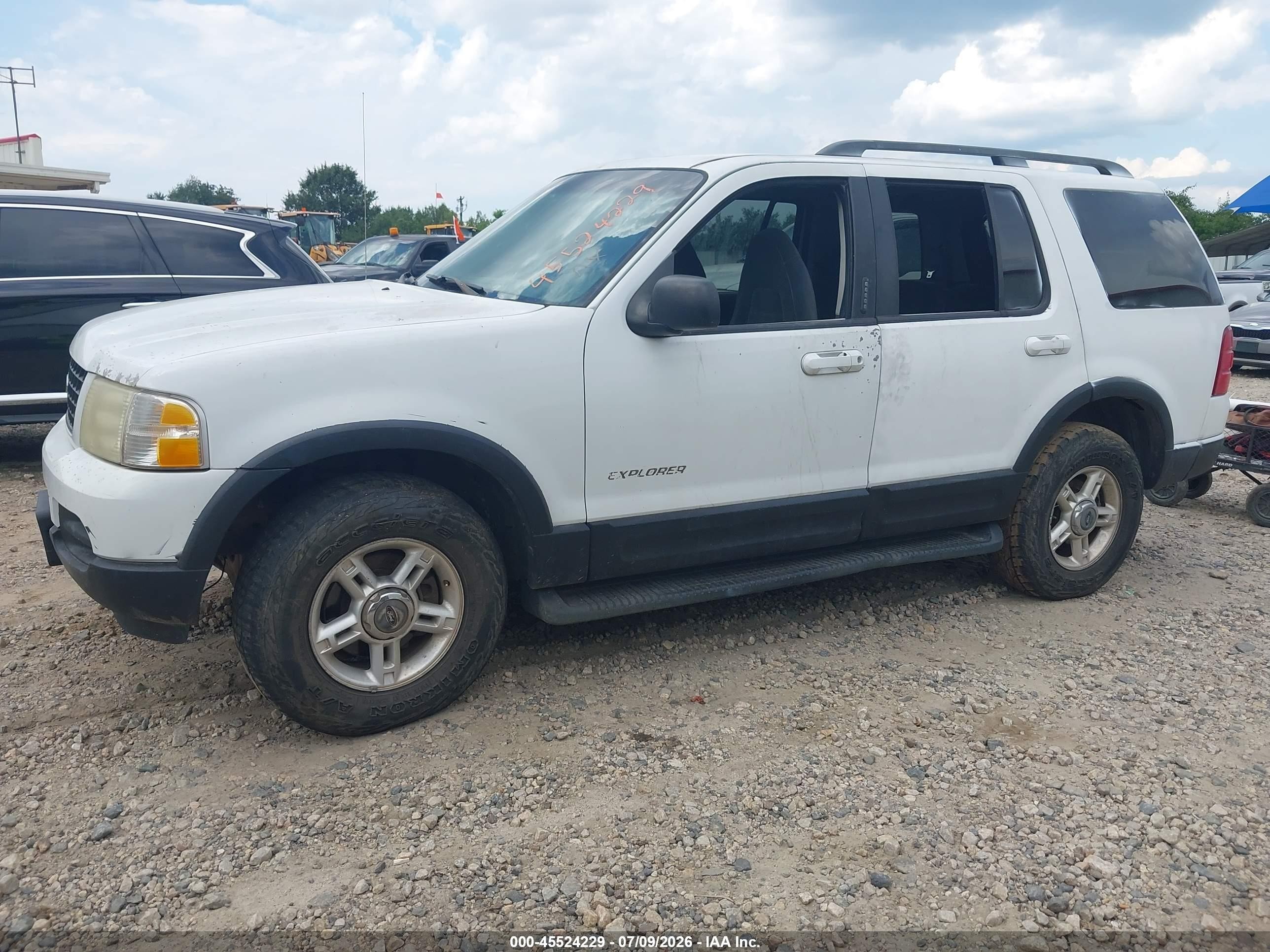 2002 Ford Explorer Xlt White vin: 1FMZU73E12ZB79428