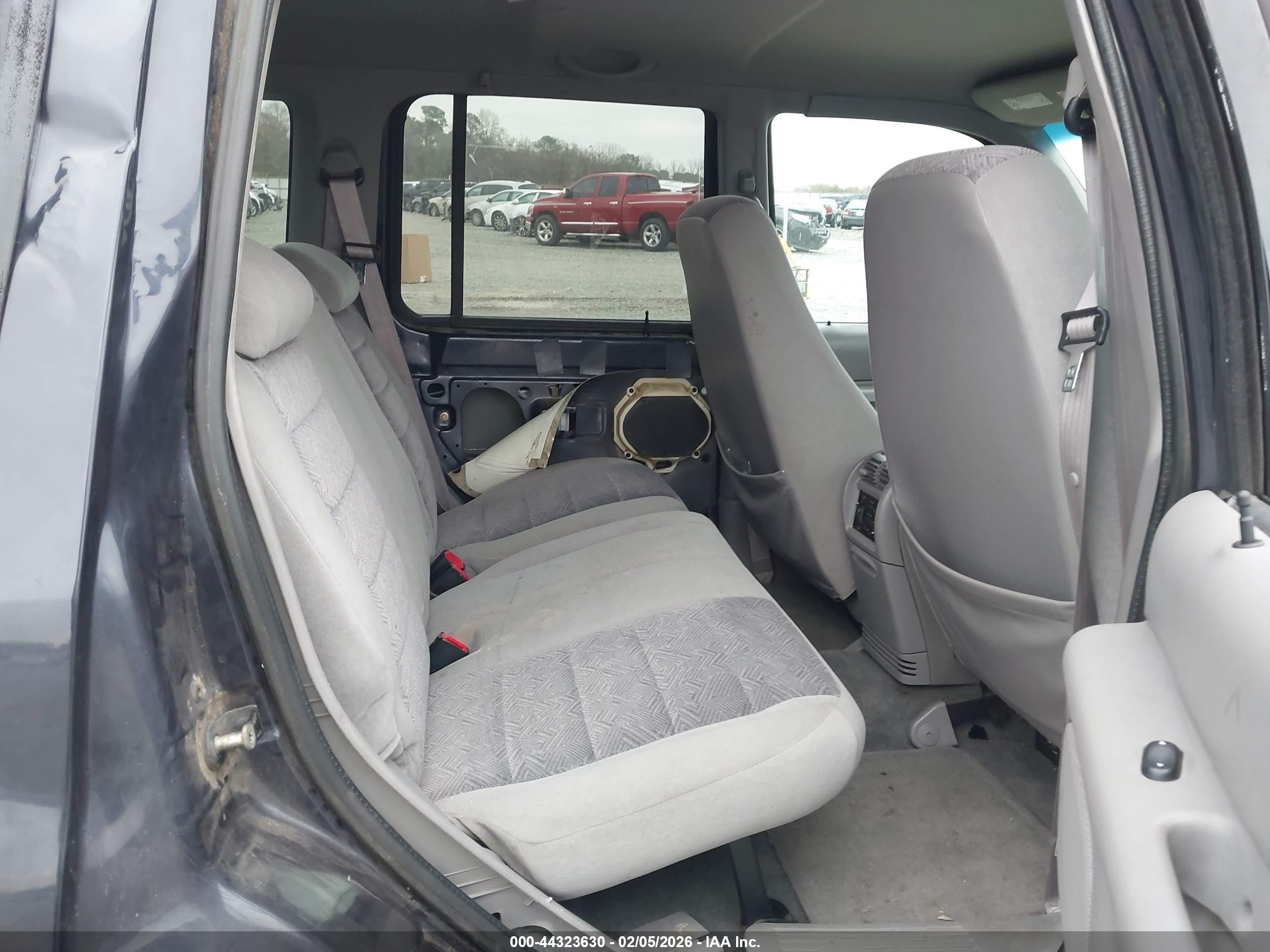 2000 Ford Explorer Xlt Dark Blue vin: 1FMZU73E1YUB13872