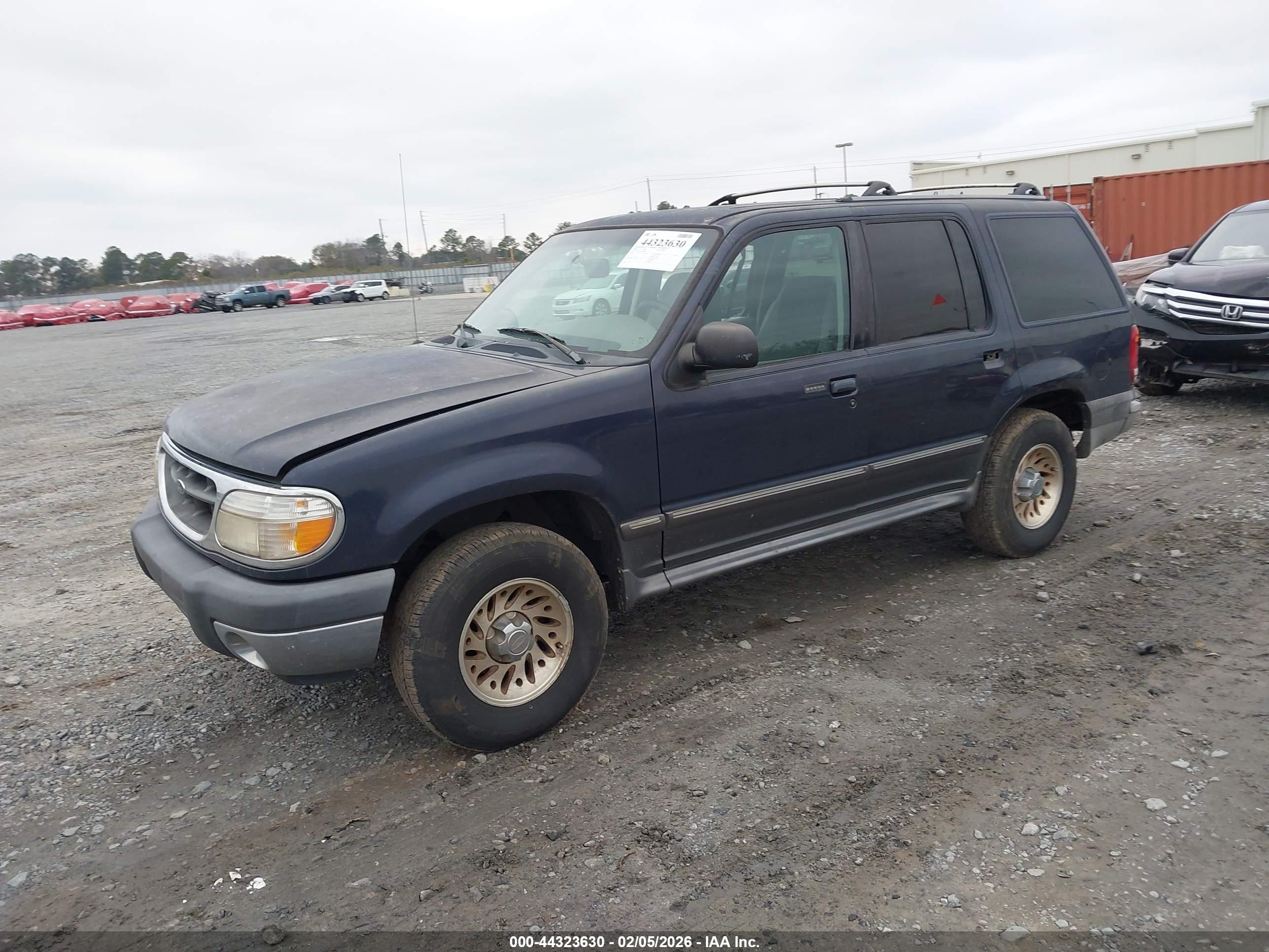 2000 Ford Explorer Xlt Dark Blue vin: 1FMZU73E1YUB13872