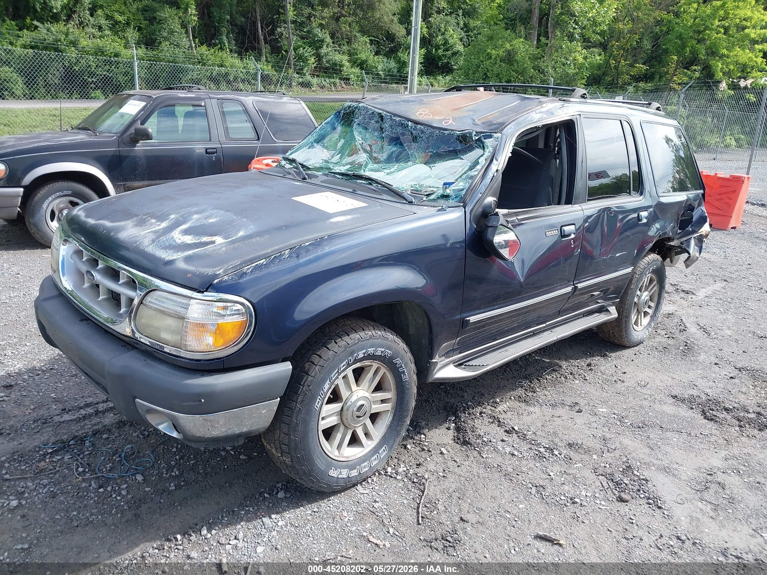 2000 Ford Explorer Xlt Blue vin: 1FMZU73E1YZB01188