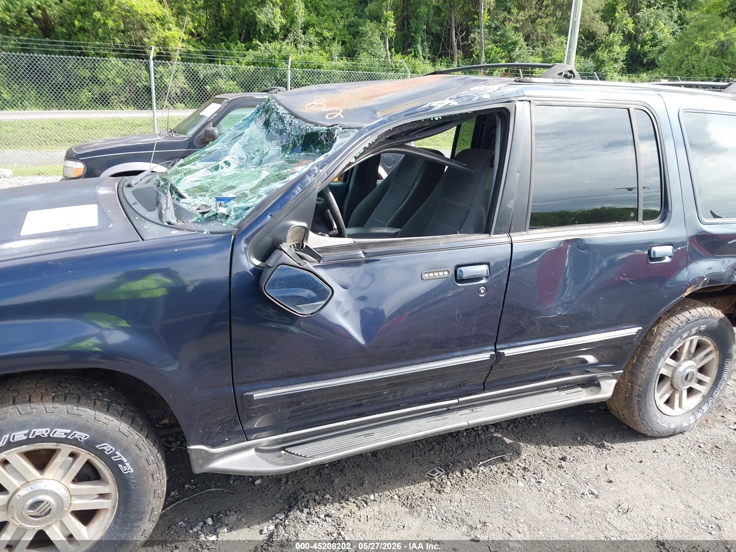 2000 Ford Explorer Xlt Blue vin: 1FMZU73E1YZB01188