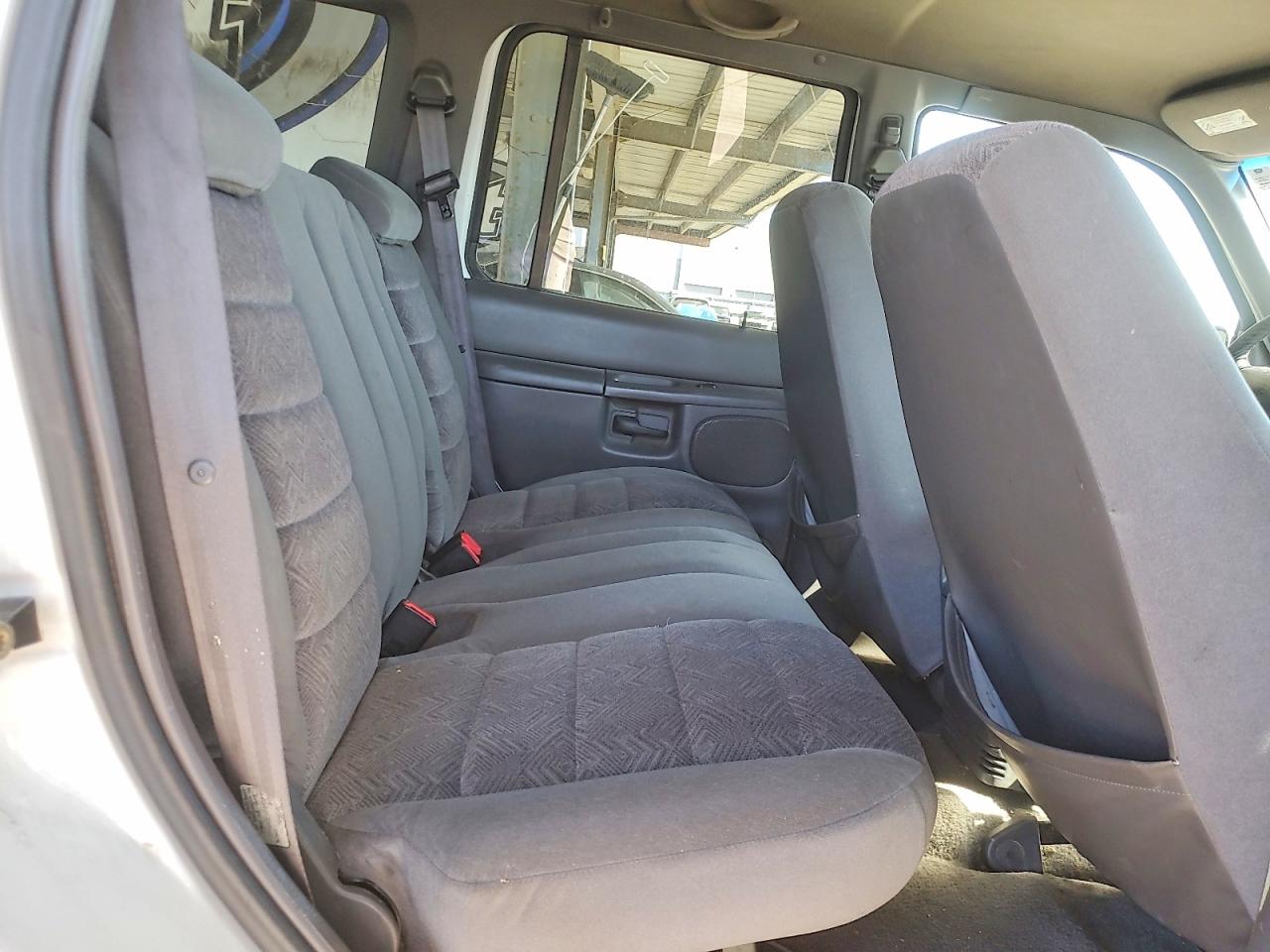 2000 Ford Explorer Xlt White vin: 1FMZU73E1YZC43038