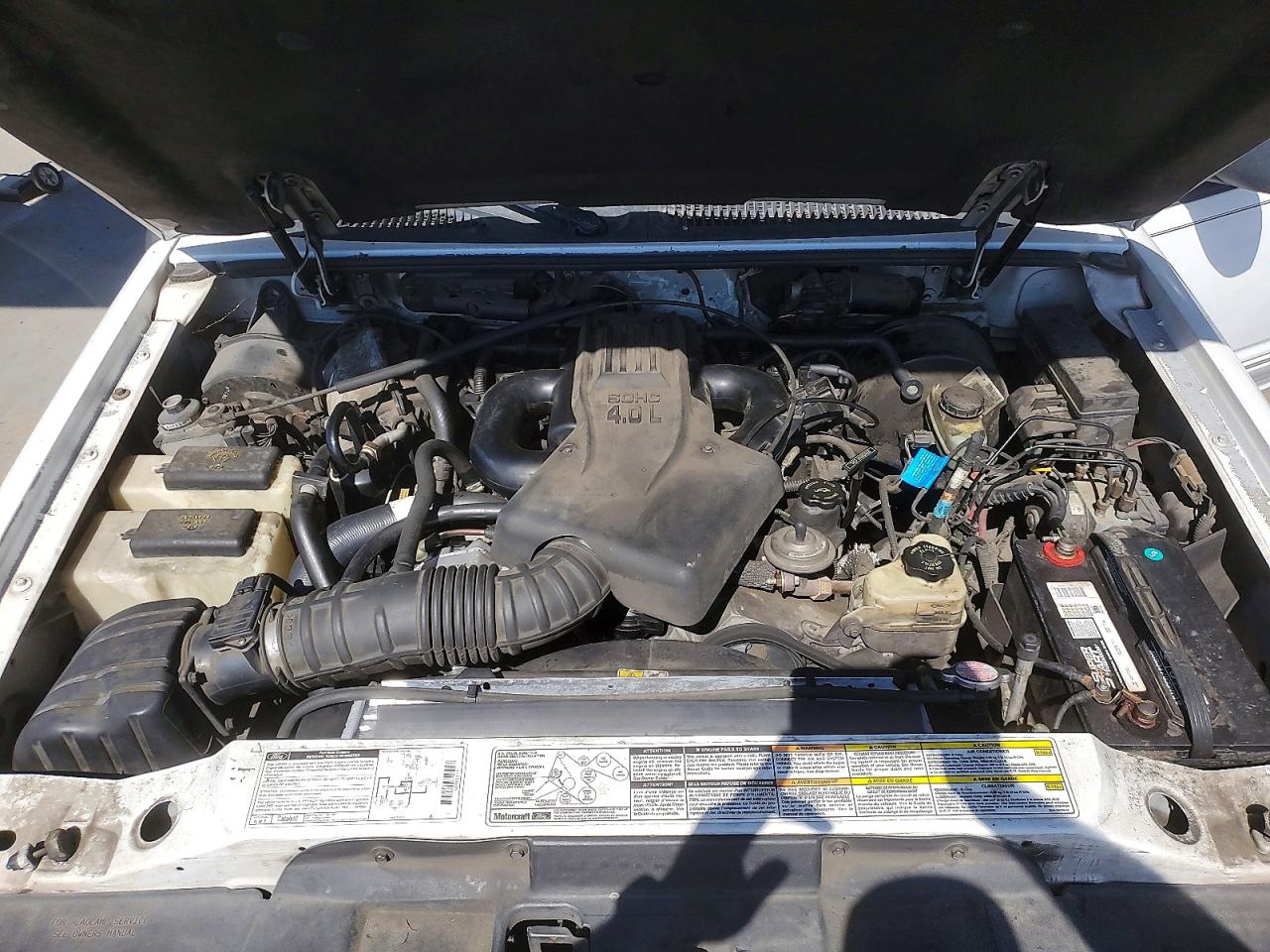 2000 Ford Explorer Xlt White vin: 1FMZU73E1YZC43038