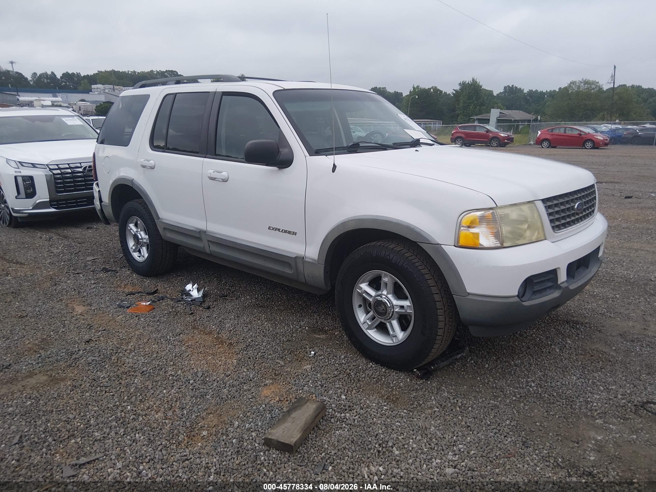 2002 Ford Explorer Xlt White vin: 1FMZU73E22ZC44254