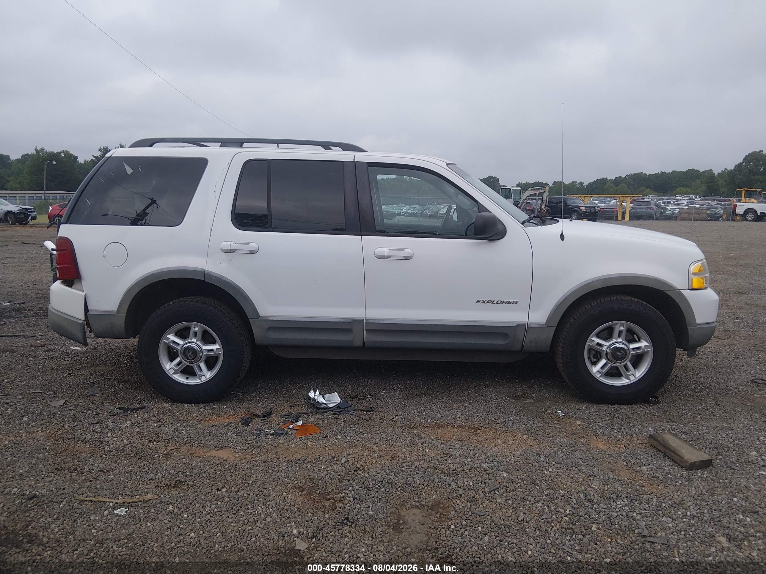2002 Ford Explorer Xlt White vin: 1FMZU73E22ZC44254