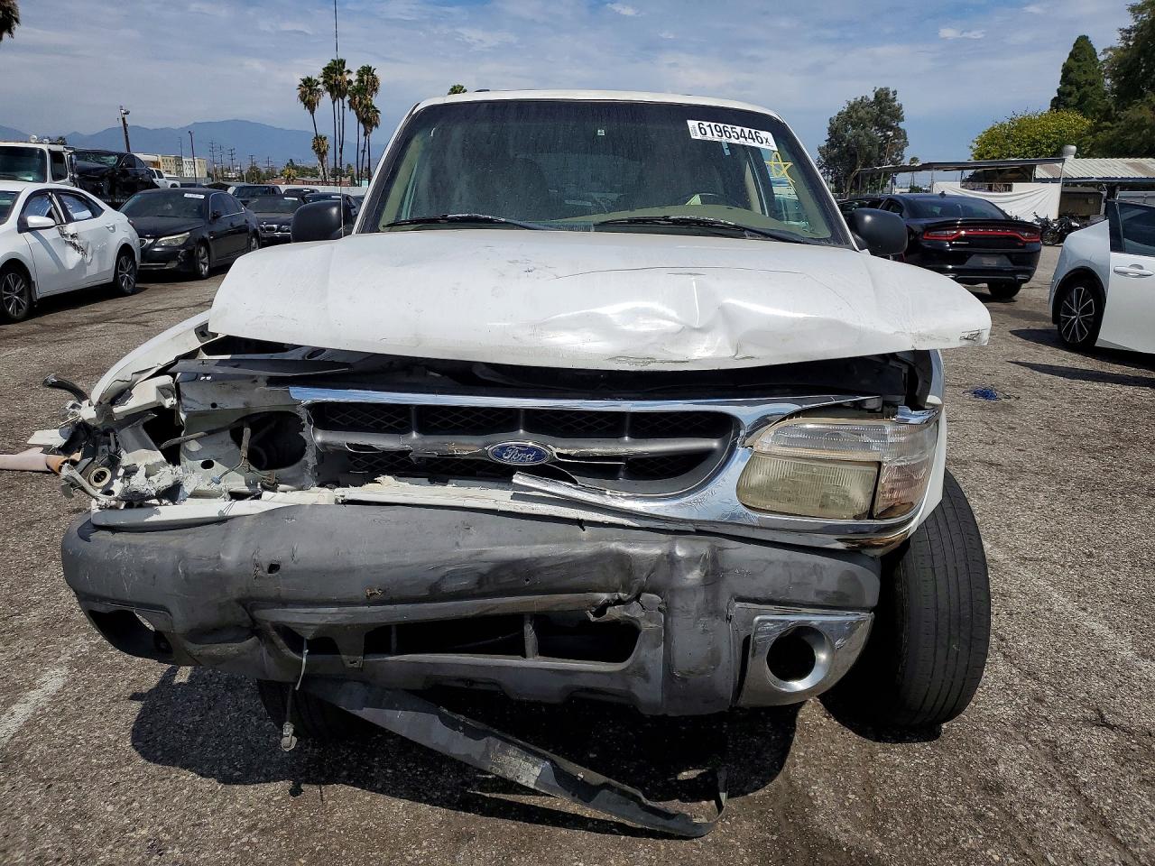 2001 Ford Explorer Xlt White vin: 1FMZU73E31ZA24121