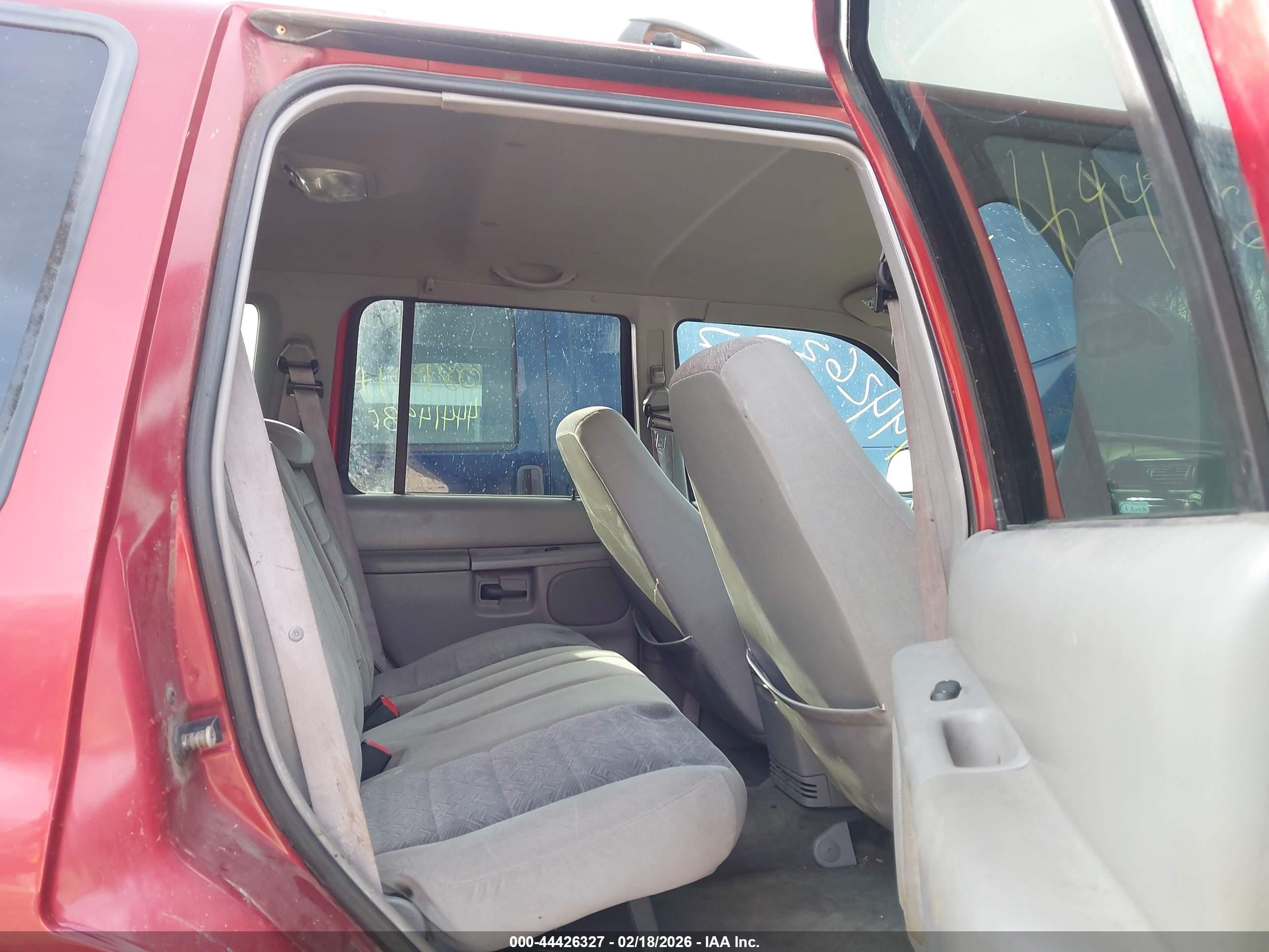 2001 Ford Explorer Xlt Red vin: 1FMZU73E31ZA36141
