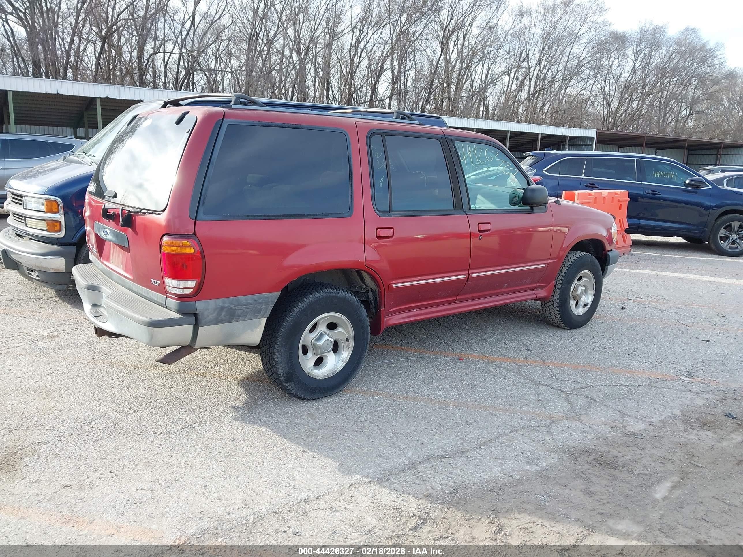 2001 Ford Explorer Xlt Red vin: 1FMZU73E31ZA36141