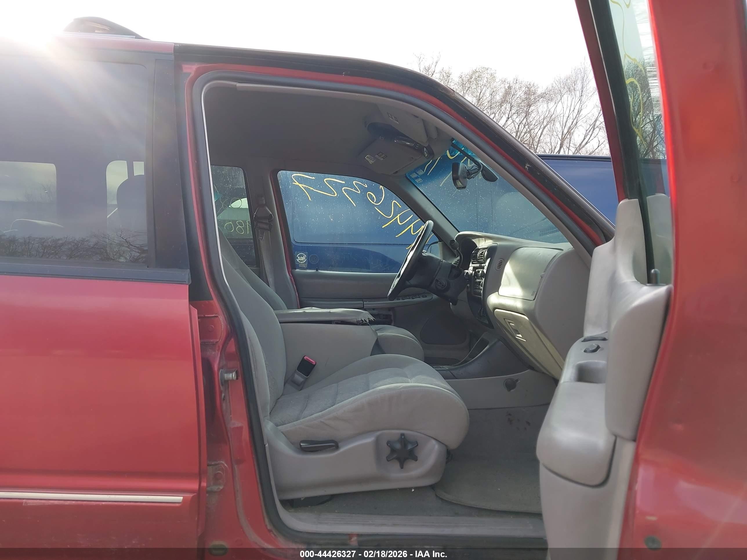 2001 Ford Explorer Xlt Red vin: 1FMZU73E31ZA36141