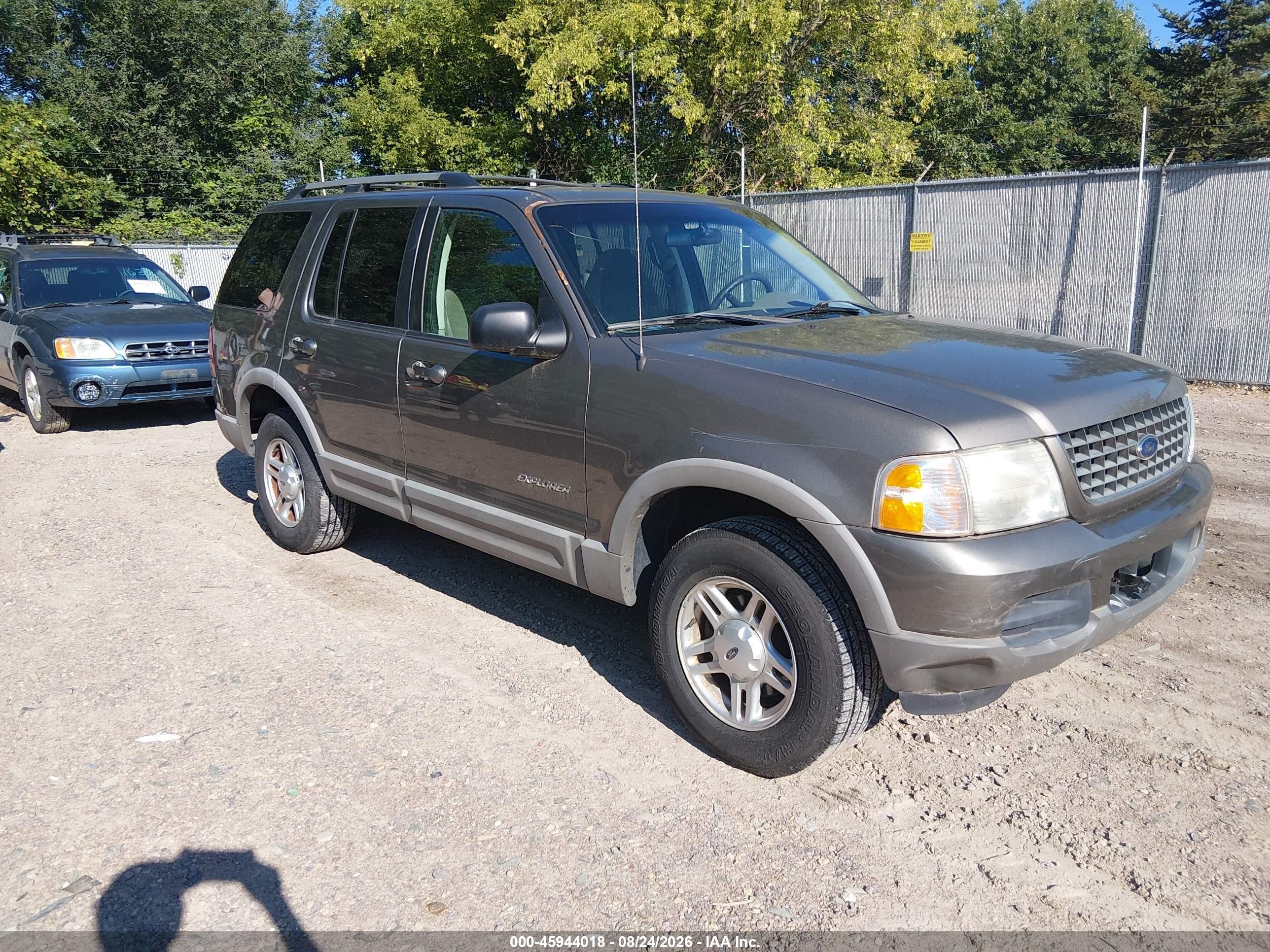 2002 Ford Explorer Xlt Beige vin: 1FMZU73E32ZC08444