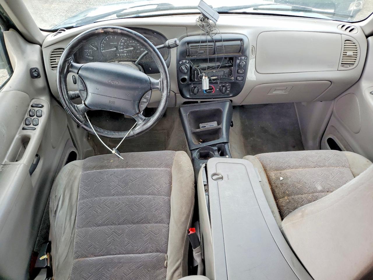 2000 Ford Explorer Xlt Green vin: 1FMZU73E5YZC26372