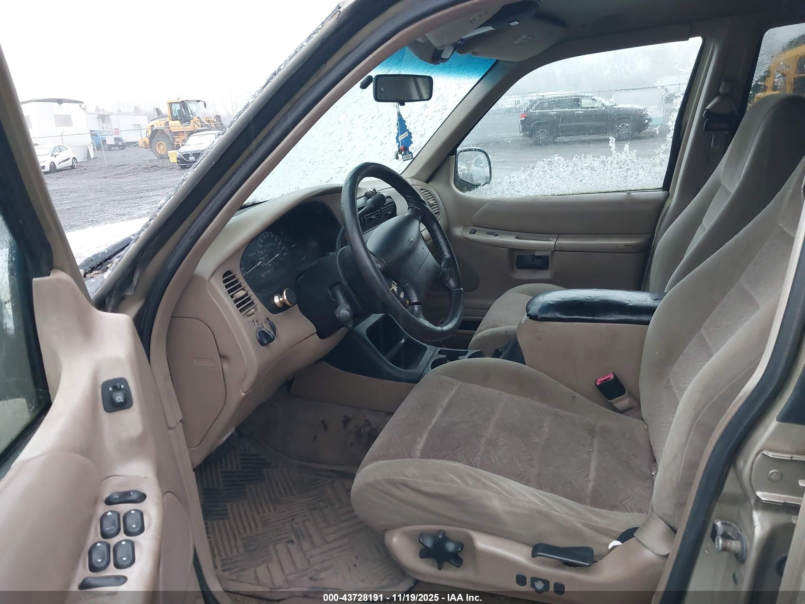 2001 Ford Explorer Xlt Gold vin: 1FMZU73E61ZA60644