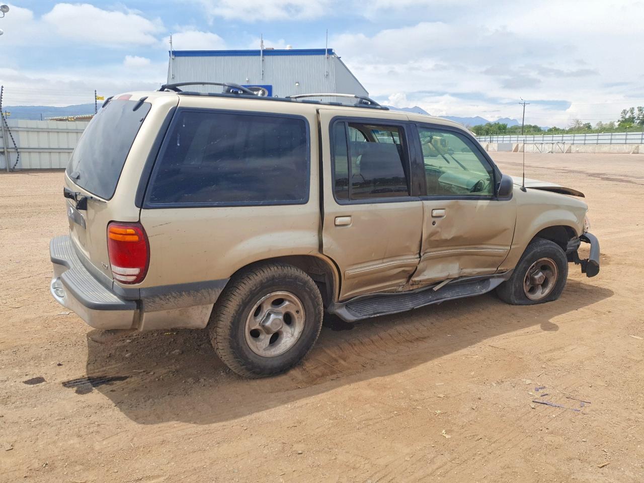 2000 Ford Explorer Xlt Gold vin: 1FMZU73E6YZB02305