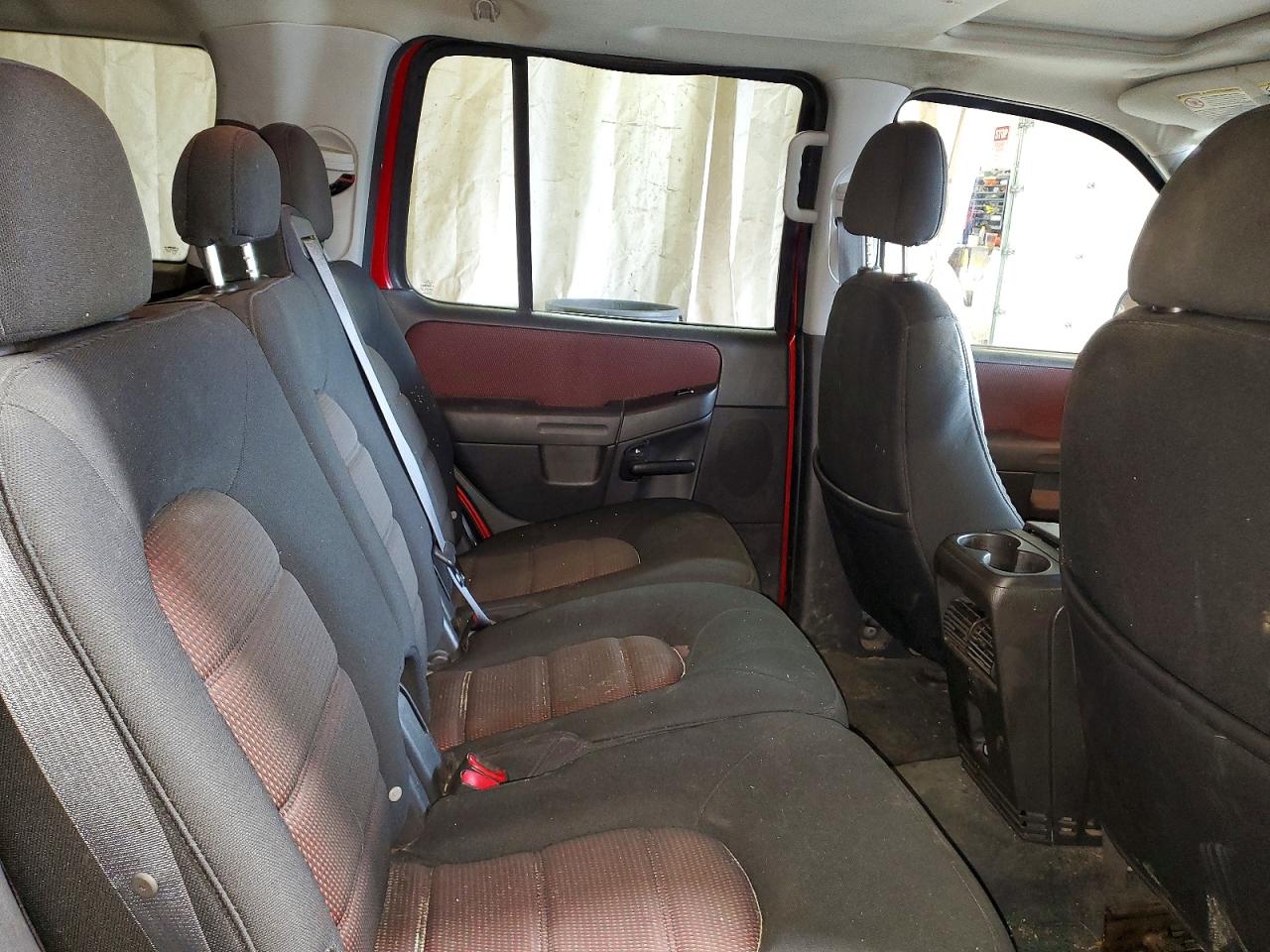 2005 Ford Explorer Xlt Red vin: 1FMZU73E75UA56380