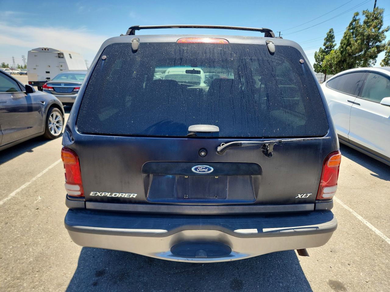 2000 Ford Explorer Xlt Blue vin: 1FMZU73E7YZB31697
