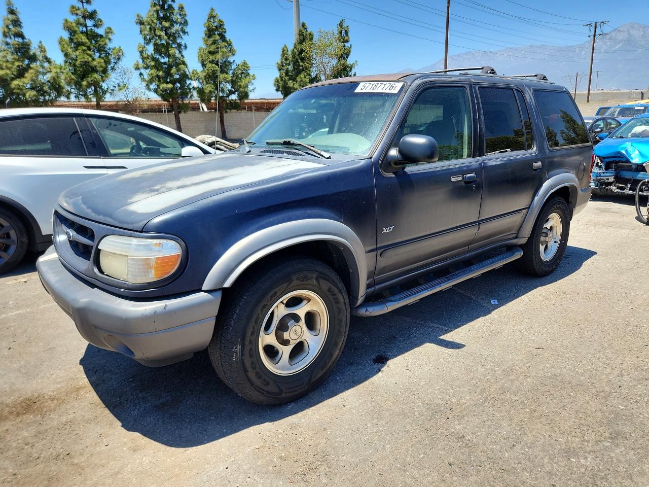 2000 Ford Explorer Xlt Blue vin: 1FMZU73E7YZB31697