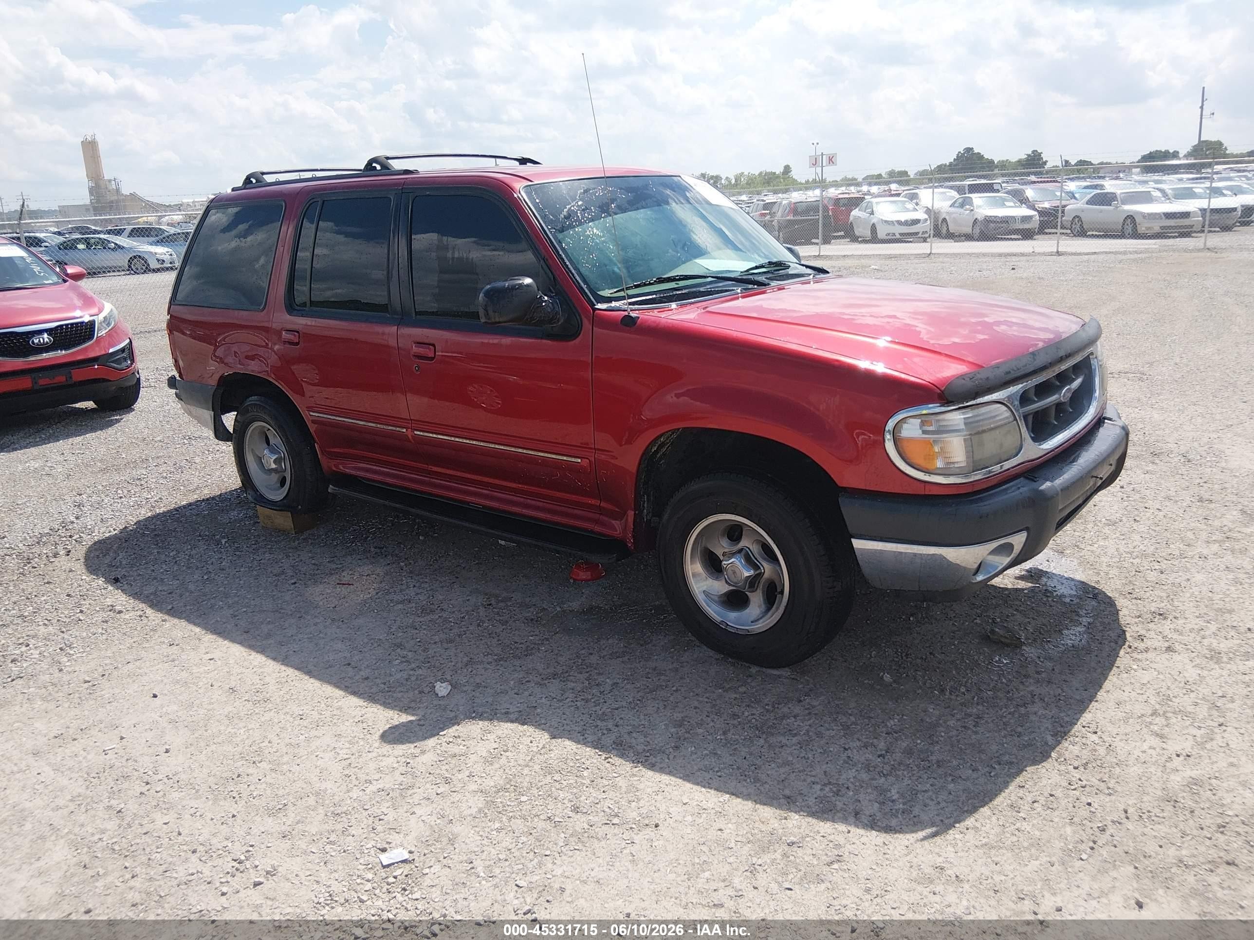 2000 Ford Explorer Xlt Red vin: 1FMZU73E7YZC41763