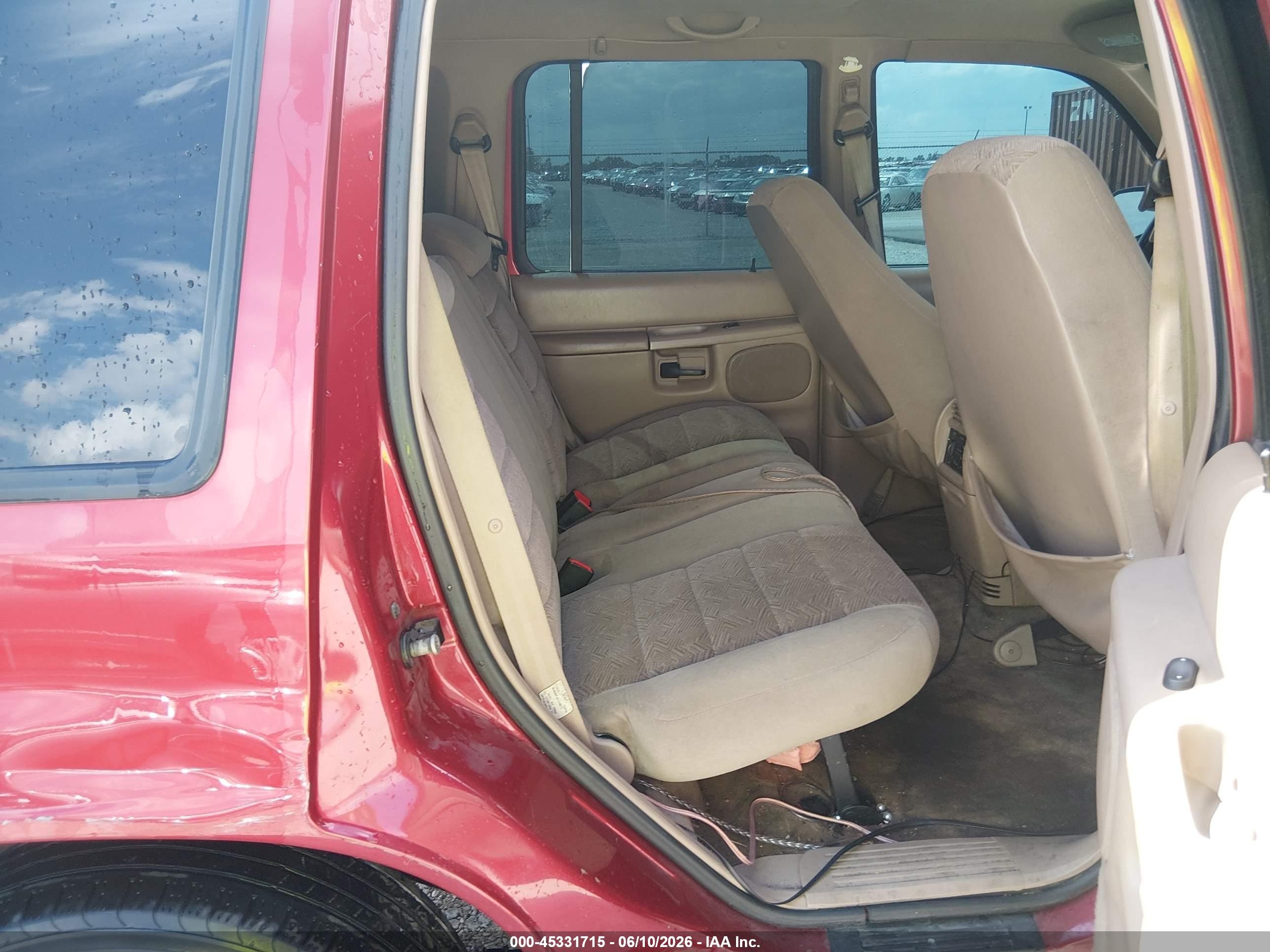 2000 Ford Explorer Xlt Red vin: 1FMZU73E7YZC41763