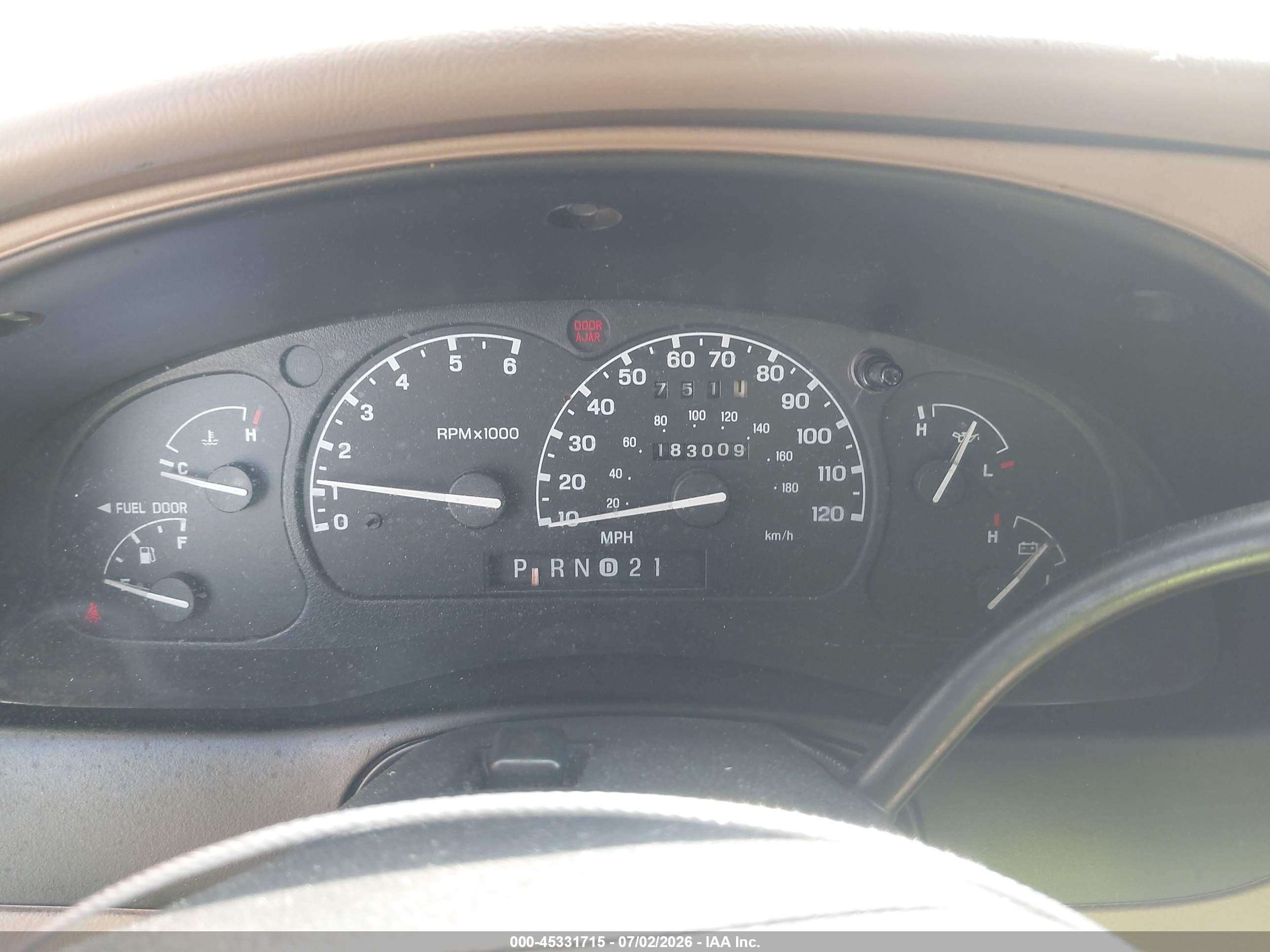 2000 Ford Explorer Xlt Red vin: 1FMZU73E7YZC41763