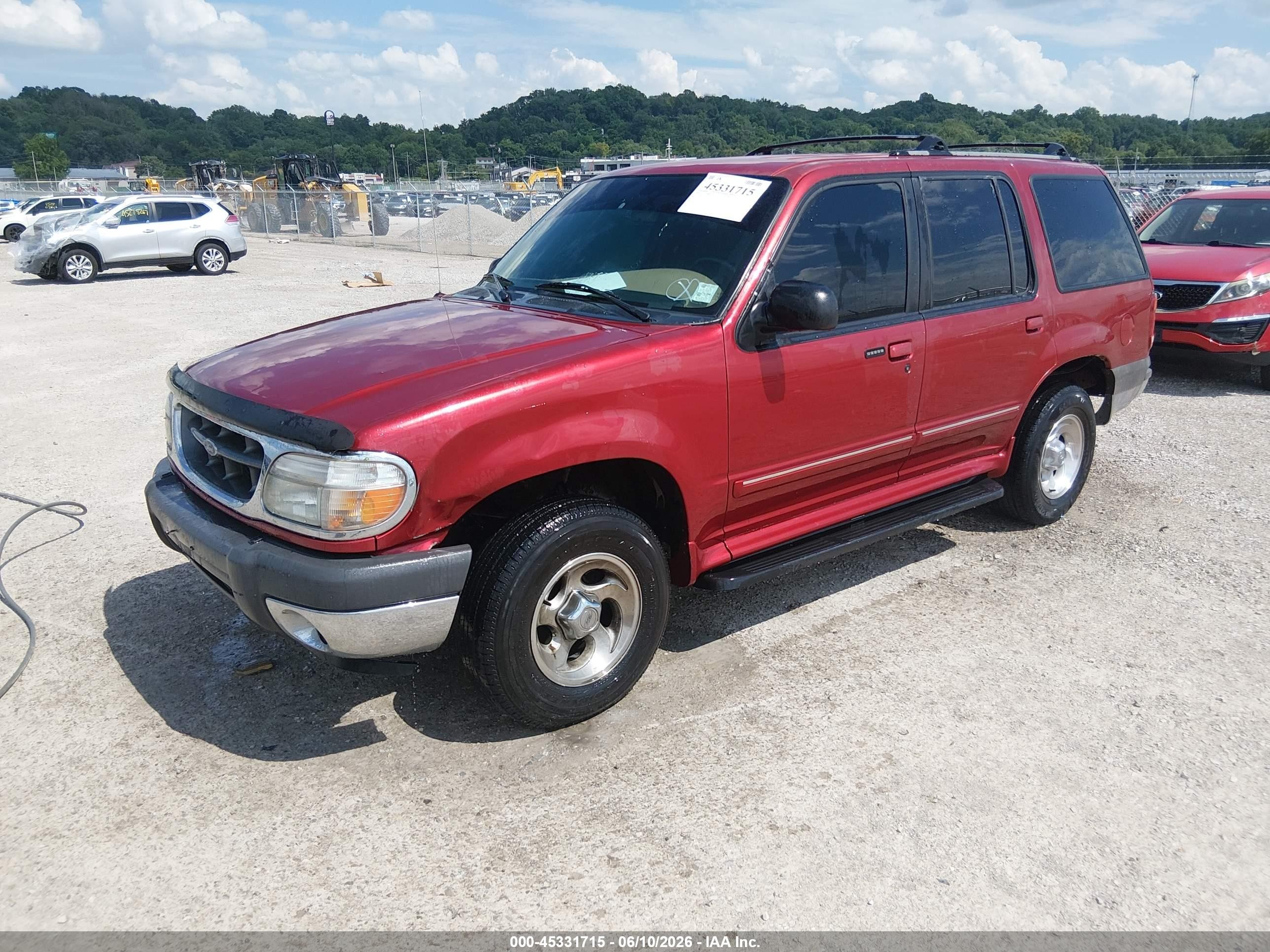 2000 Ford Explorer Xlt Red vin: 1FMZU73E7YZC41763