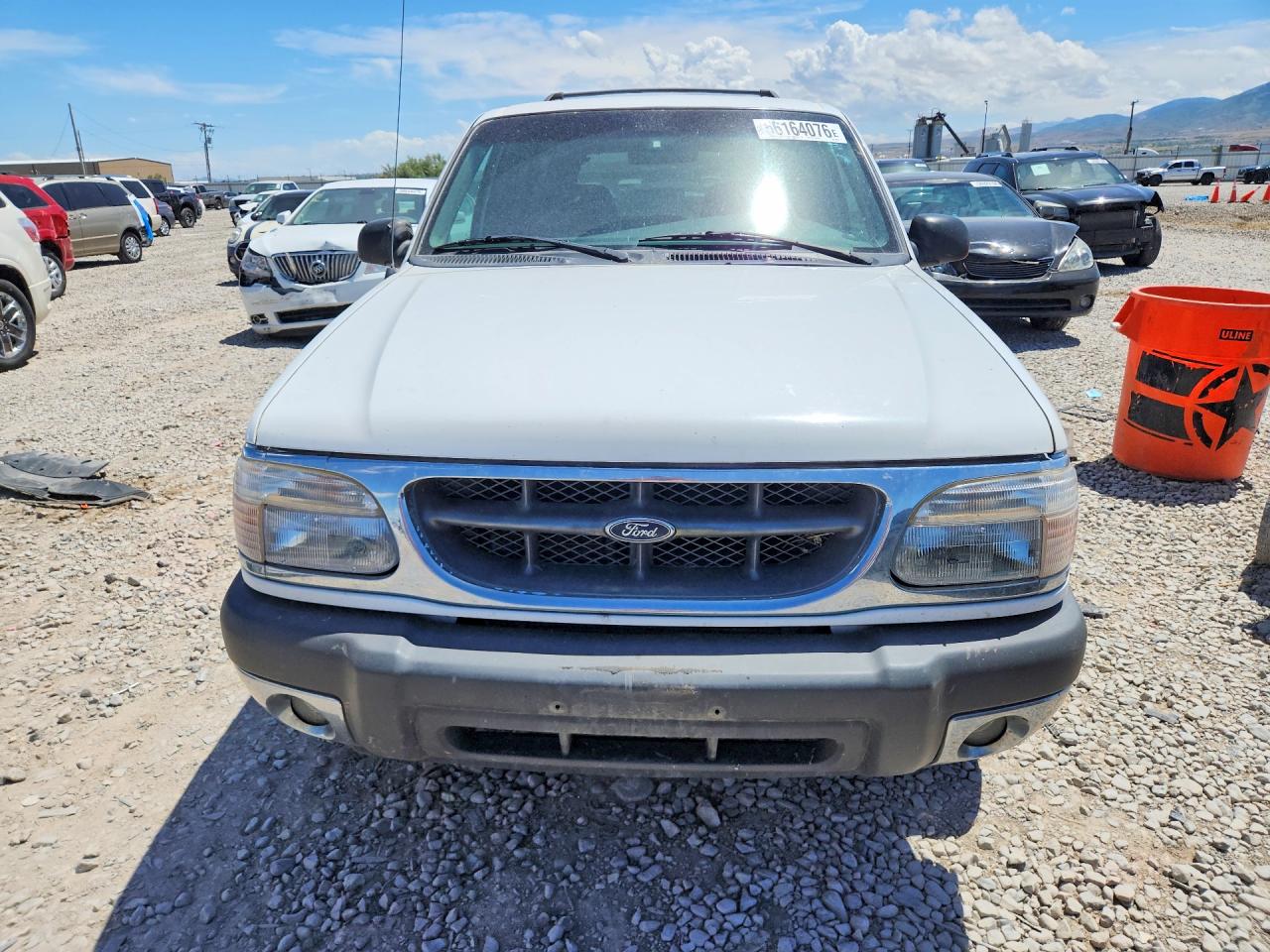 2001 Ford Explorer Xlt White vin: 1FMZU73E81ZA56014