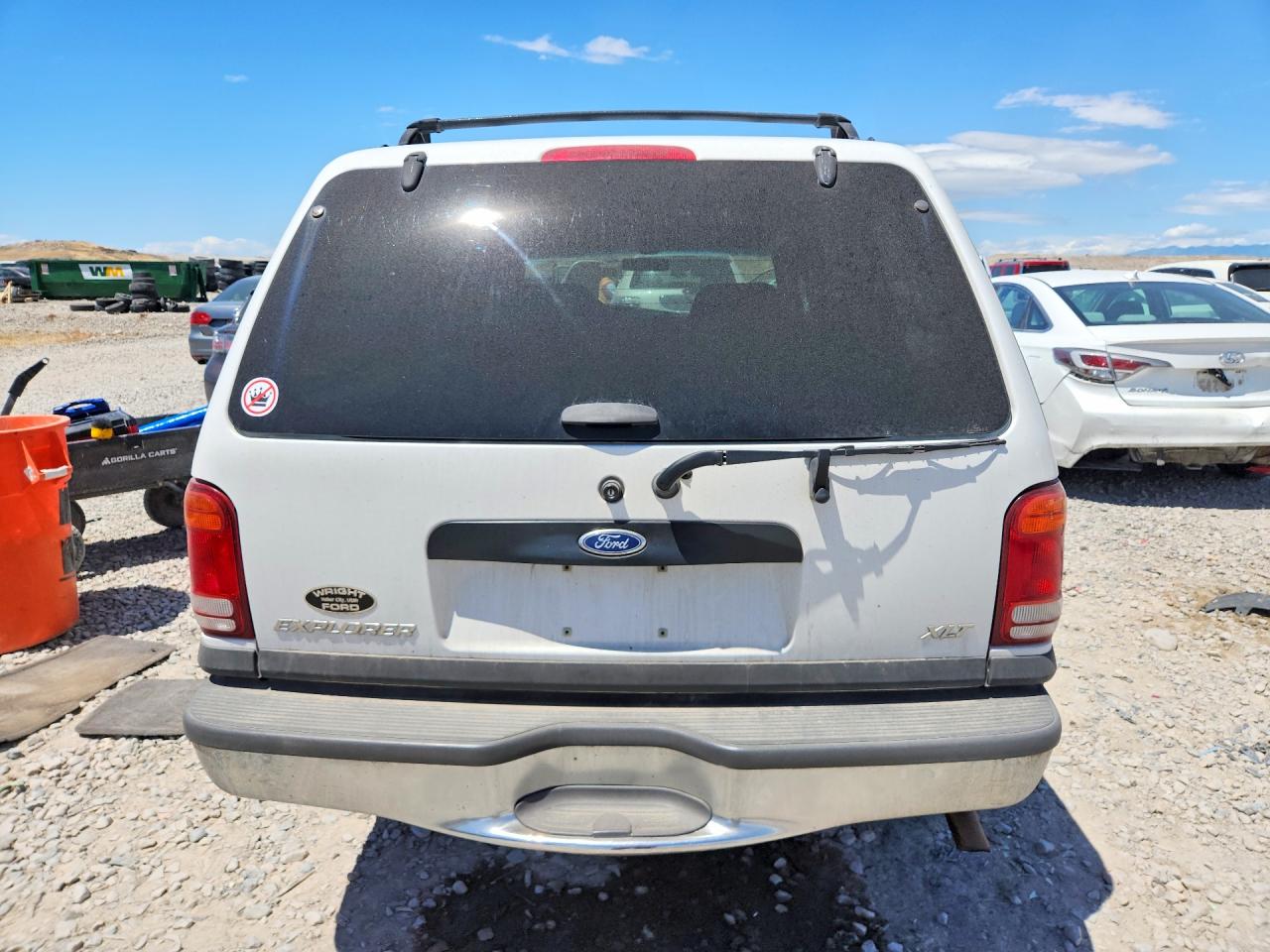 2001 Ford Explorer Xlt White vin: 1FMZU73E81ZA56014