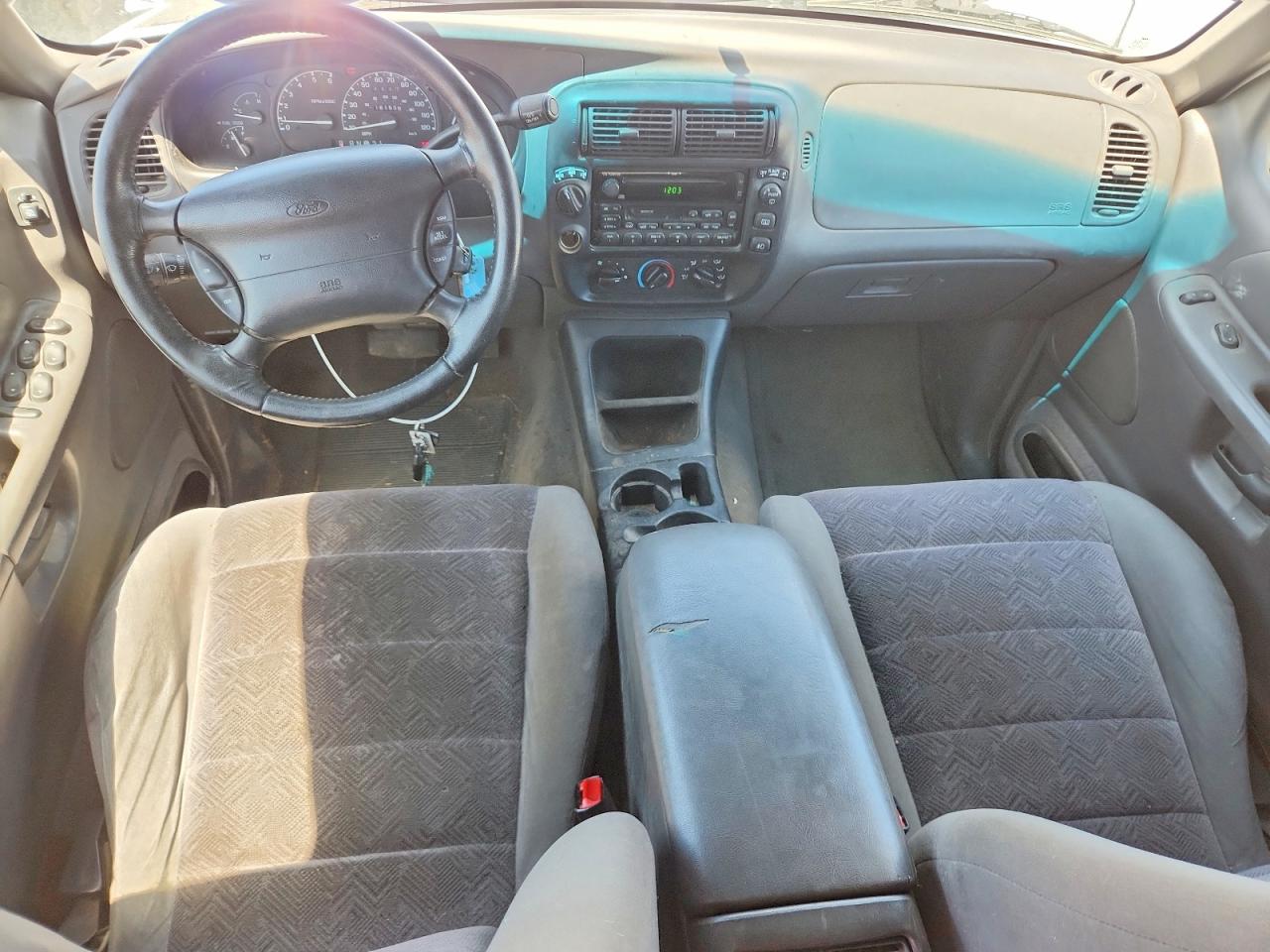 2001 Ford Explorer Xlt White vin: 1FMZU73E81ZA56014