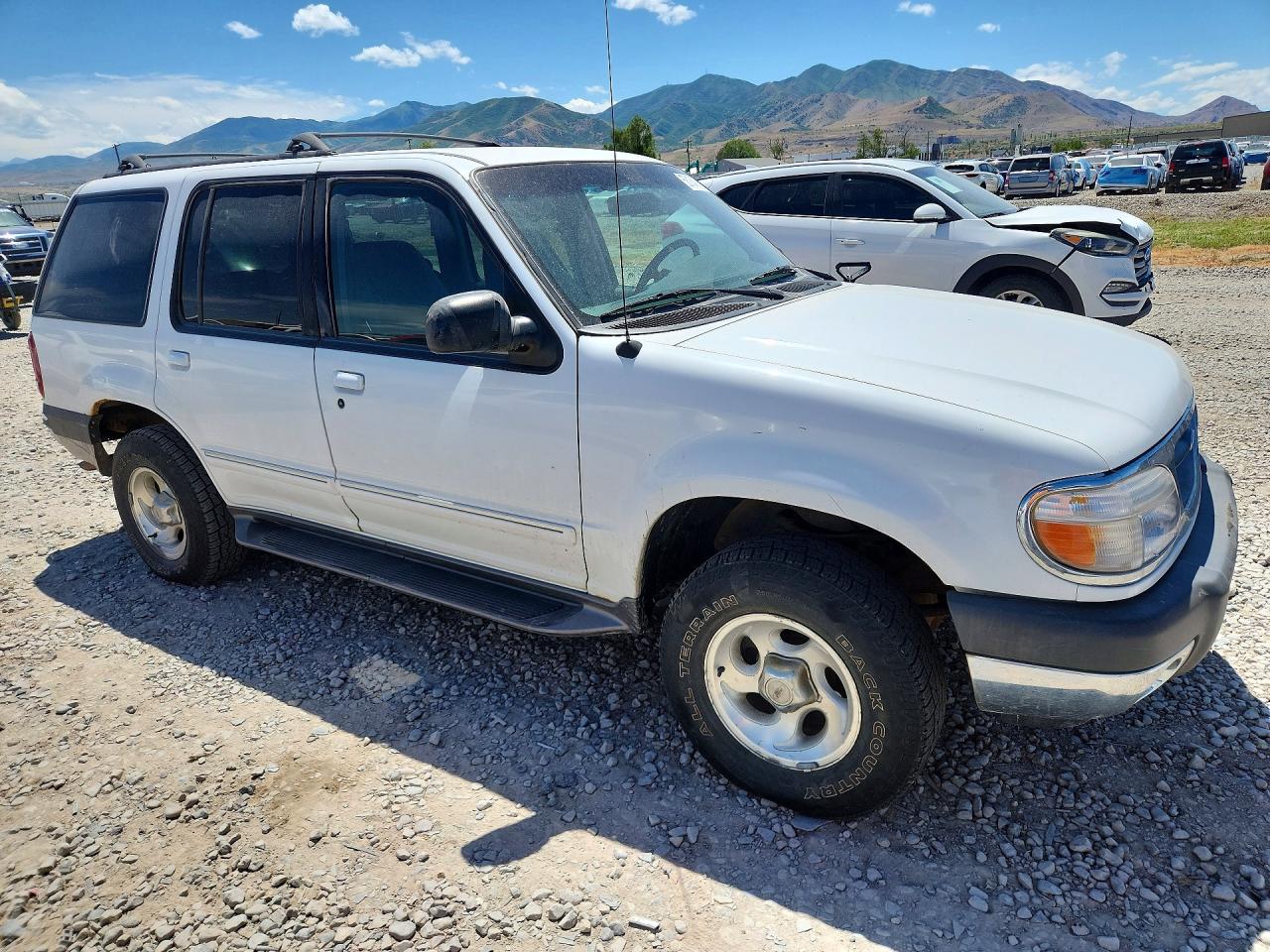 2001 Ford Explorer Xlt White vin: 1FMZU73E81ZA56014