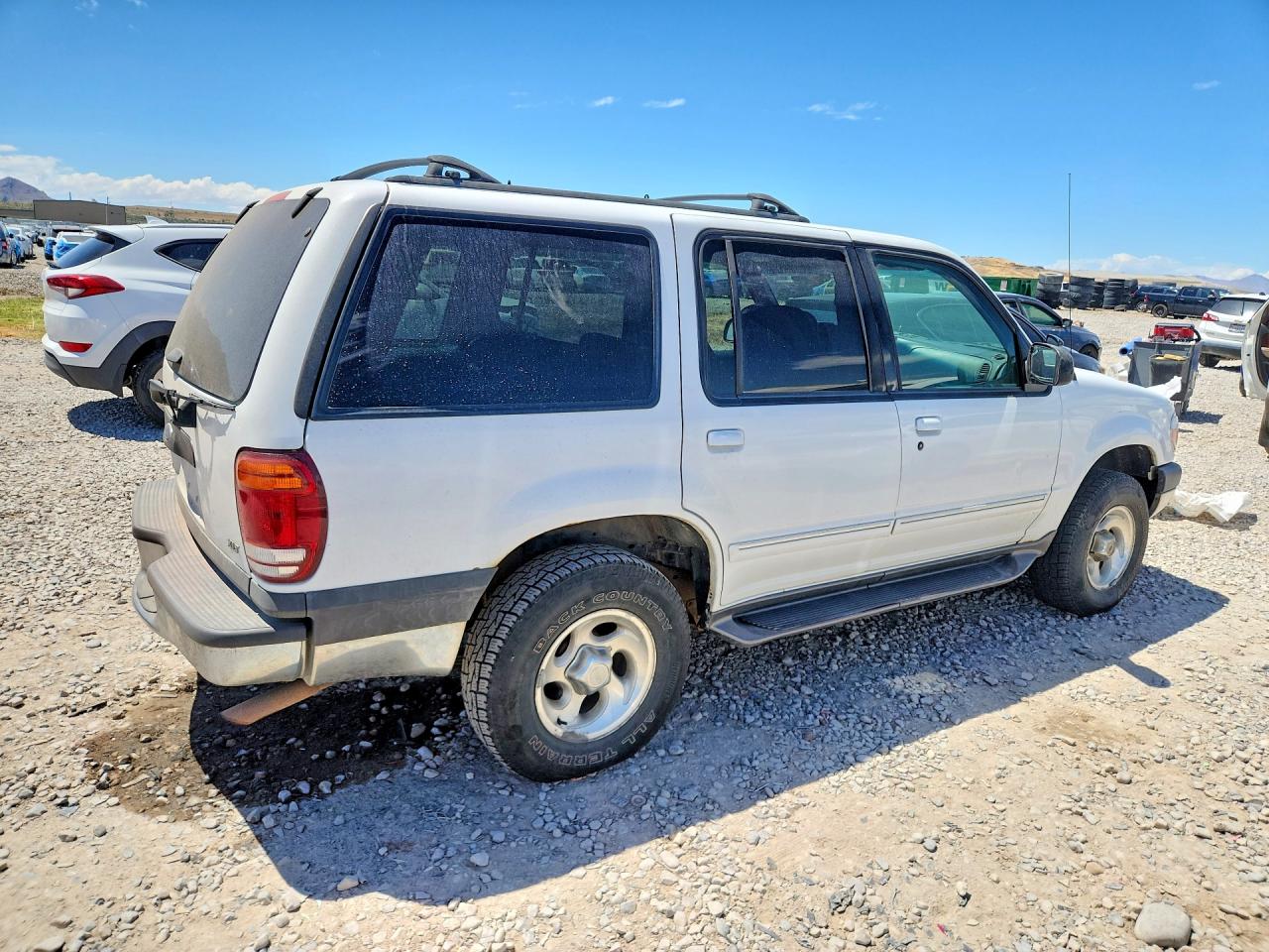 2001 Ford Explorer Xlt White vin: 1FMZU73E81ZA56014